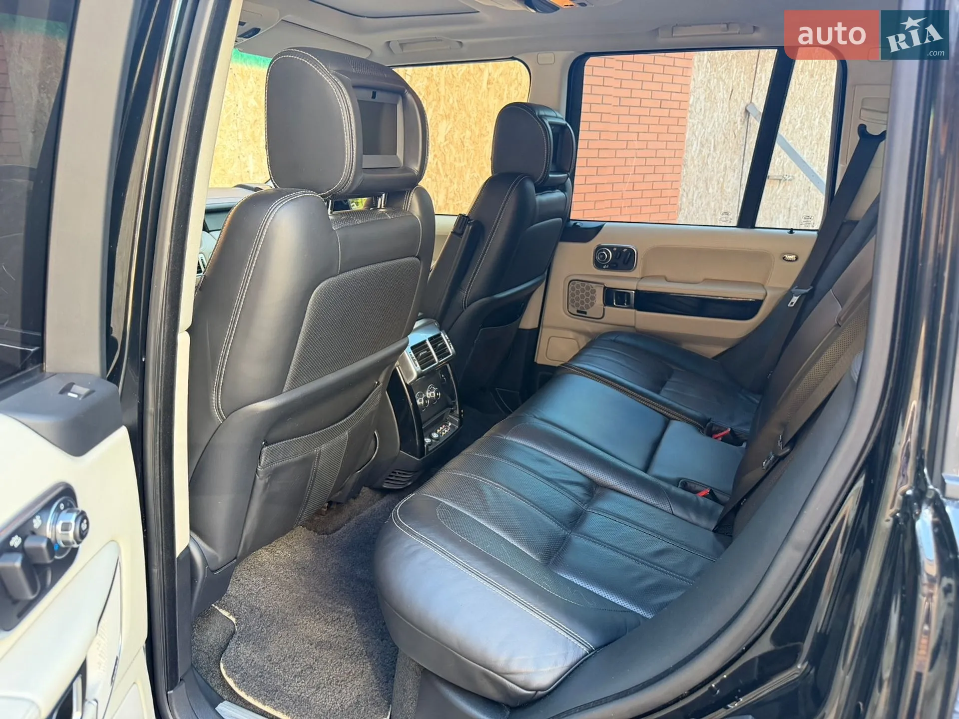 2012 Land Rover Range Rover - мініатюра 25