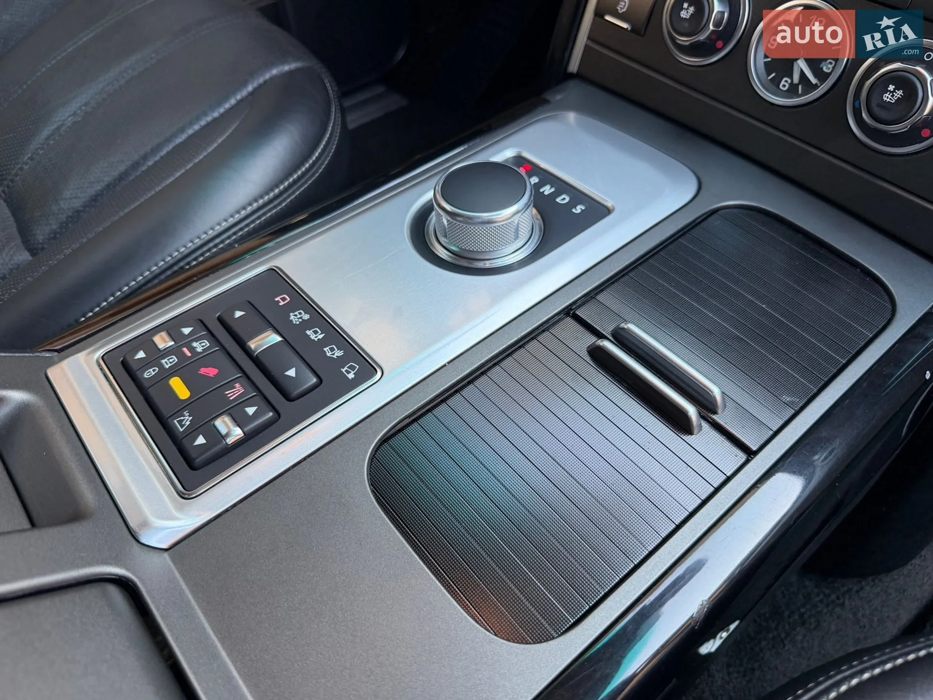 2012 Land Rover Range Rover - мініатюра 30