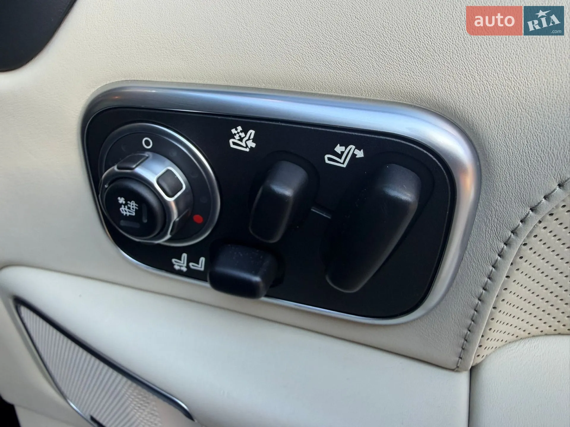 2012 Land Rover Range Rover - мініатюра 42