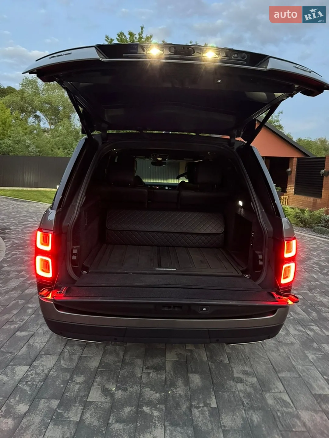 2018 Land Rover Range Rover - мініатюра 28