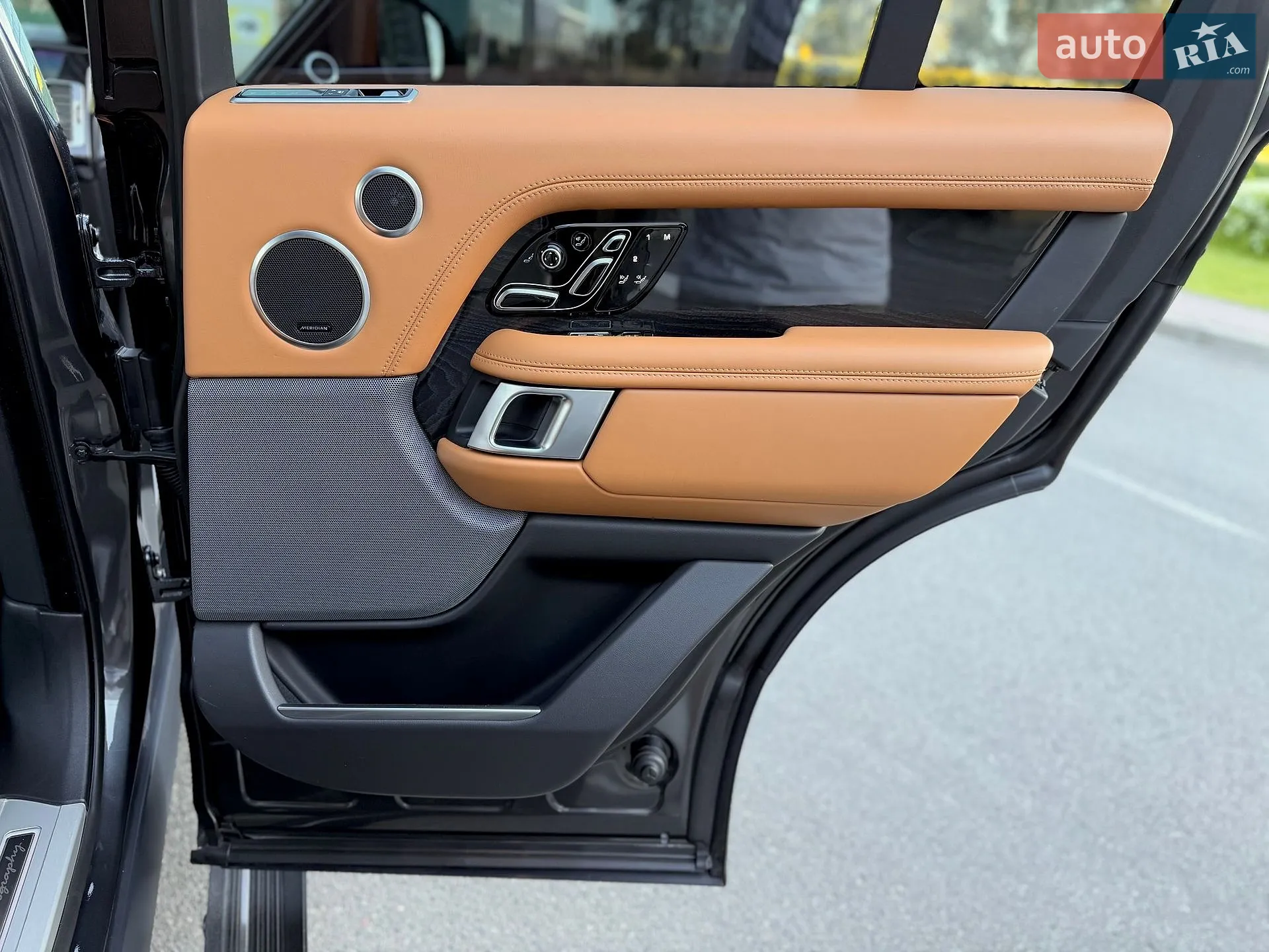 2020 Land Rover Range Rover - мініатюра 39