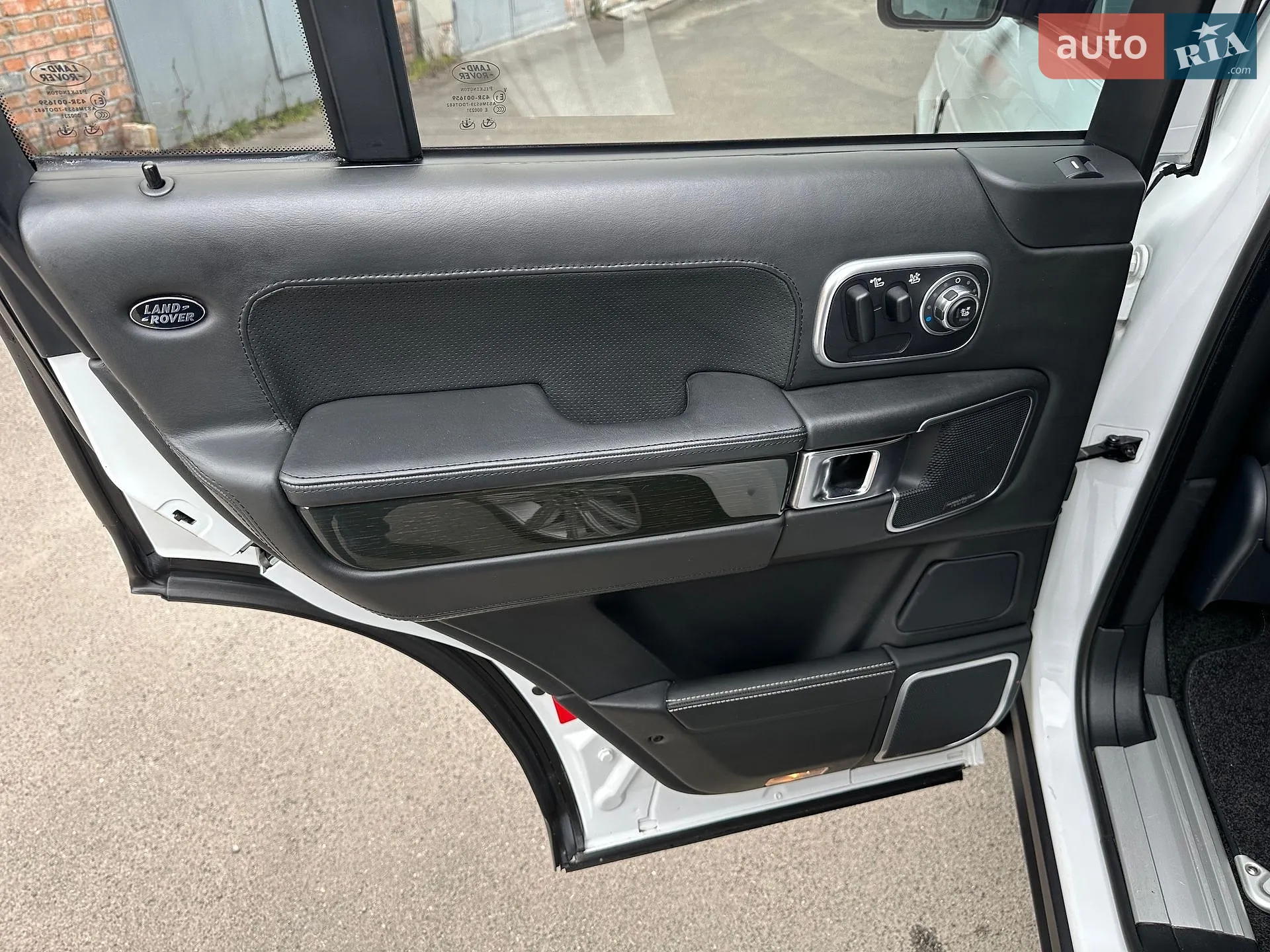 2010 Land Rover Range Rover - мініатюра 45