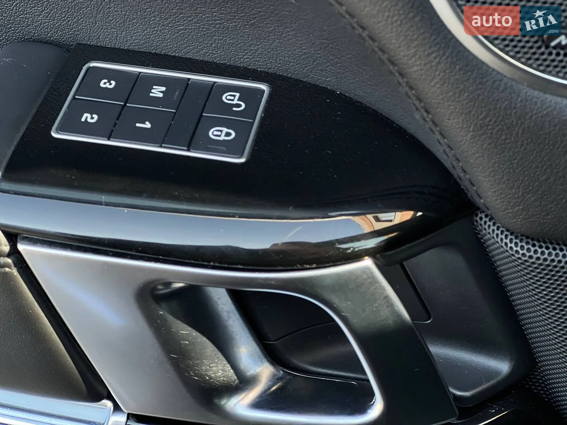 2016 Land Rover Range Rover - мініатюра 25