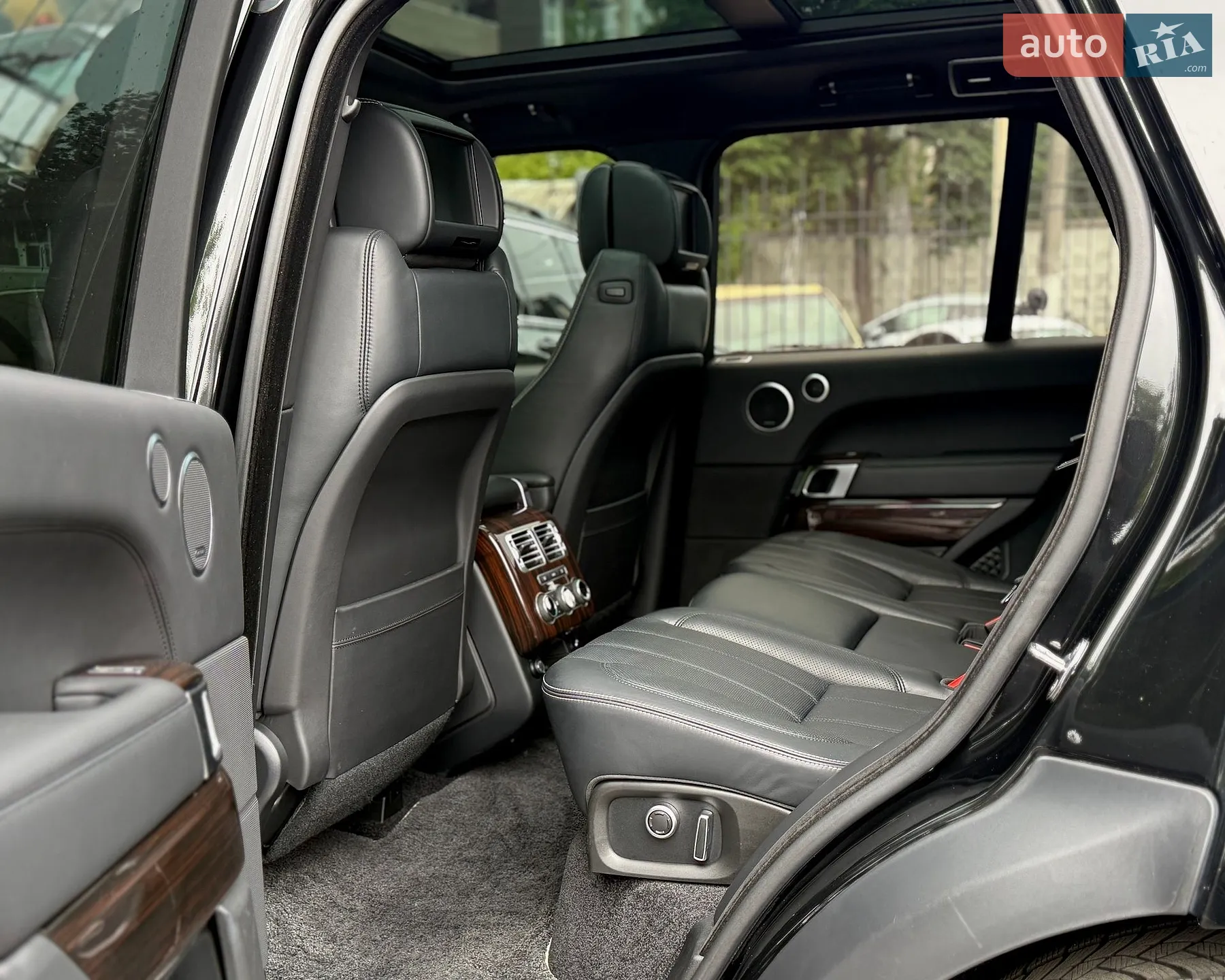 2016 Land Rover Range Rover - мініатюра 16