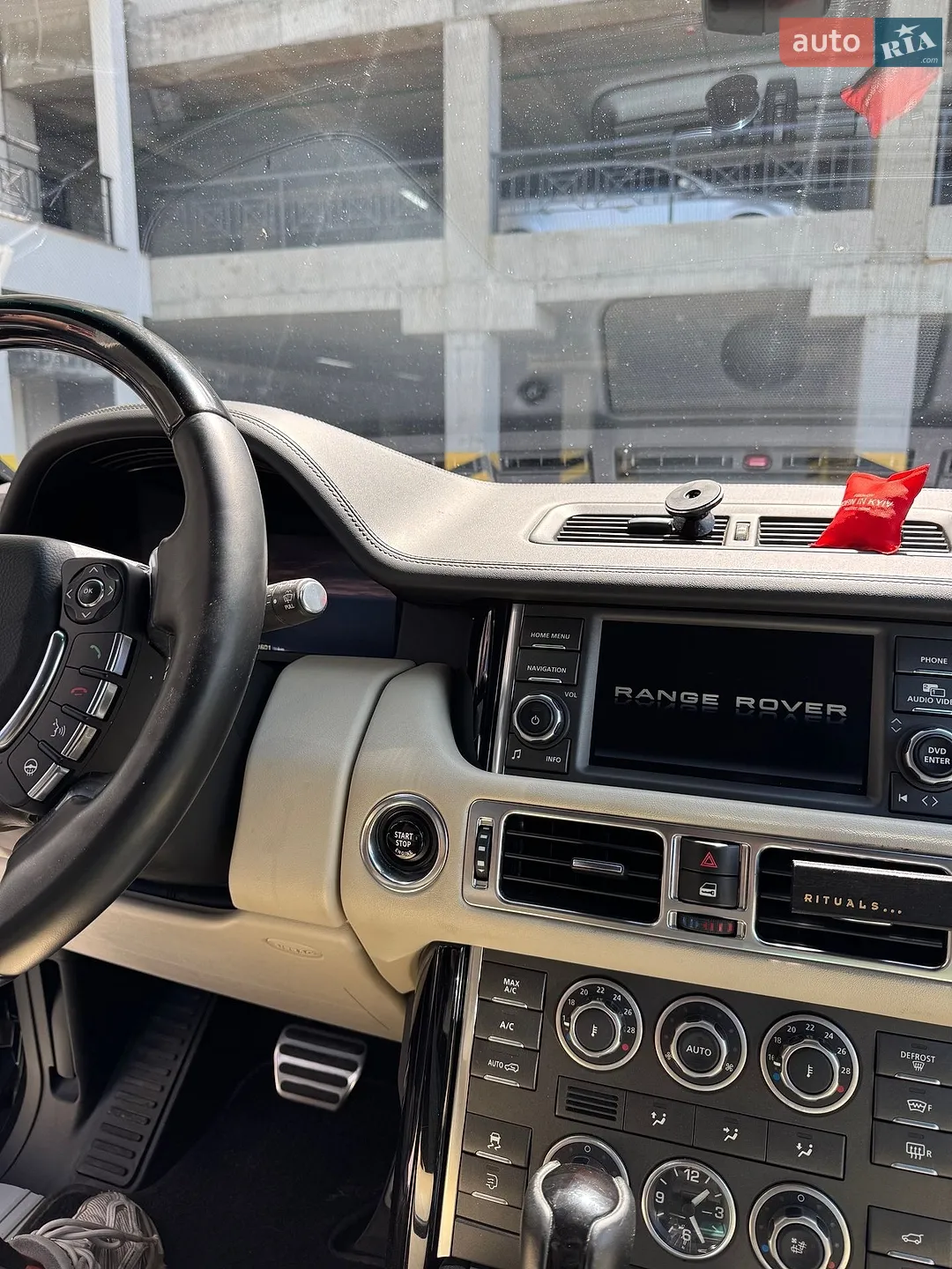 2010 Land Rover Range Rover - мініатюра 11