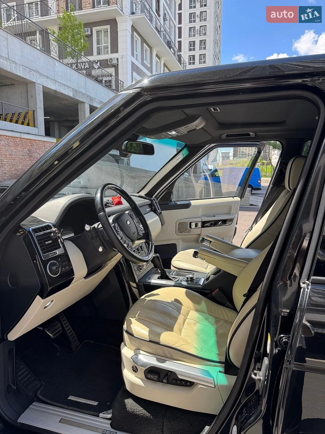2010 Land Rover Range Rover - мініатюра 26