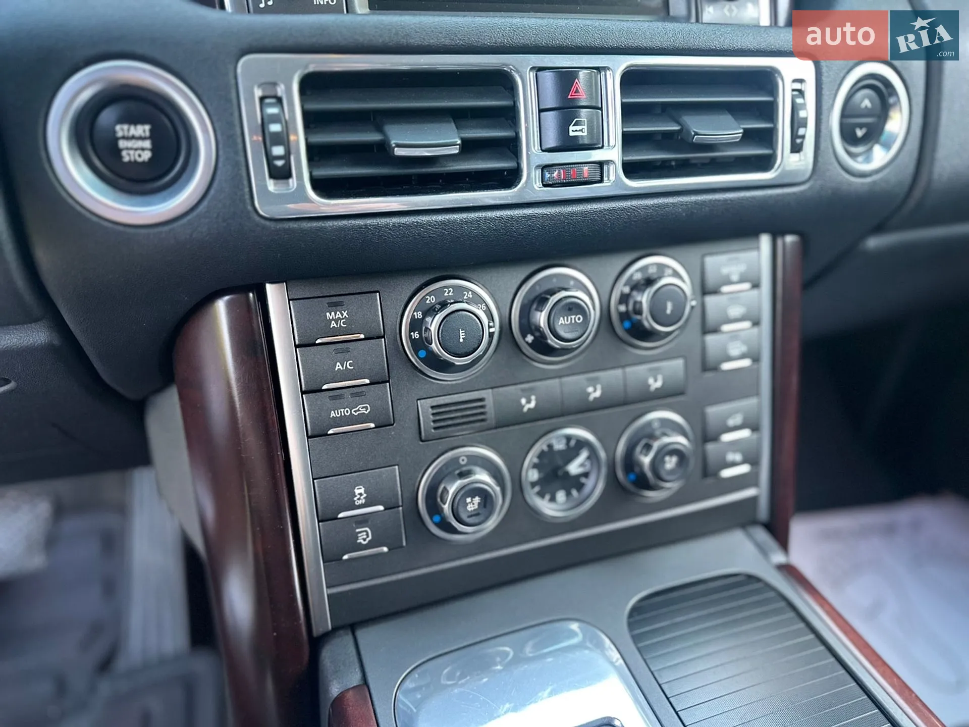 2011 Land Rover Range Rover - мініатюра 11