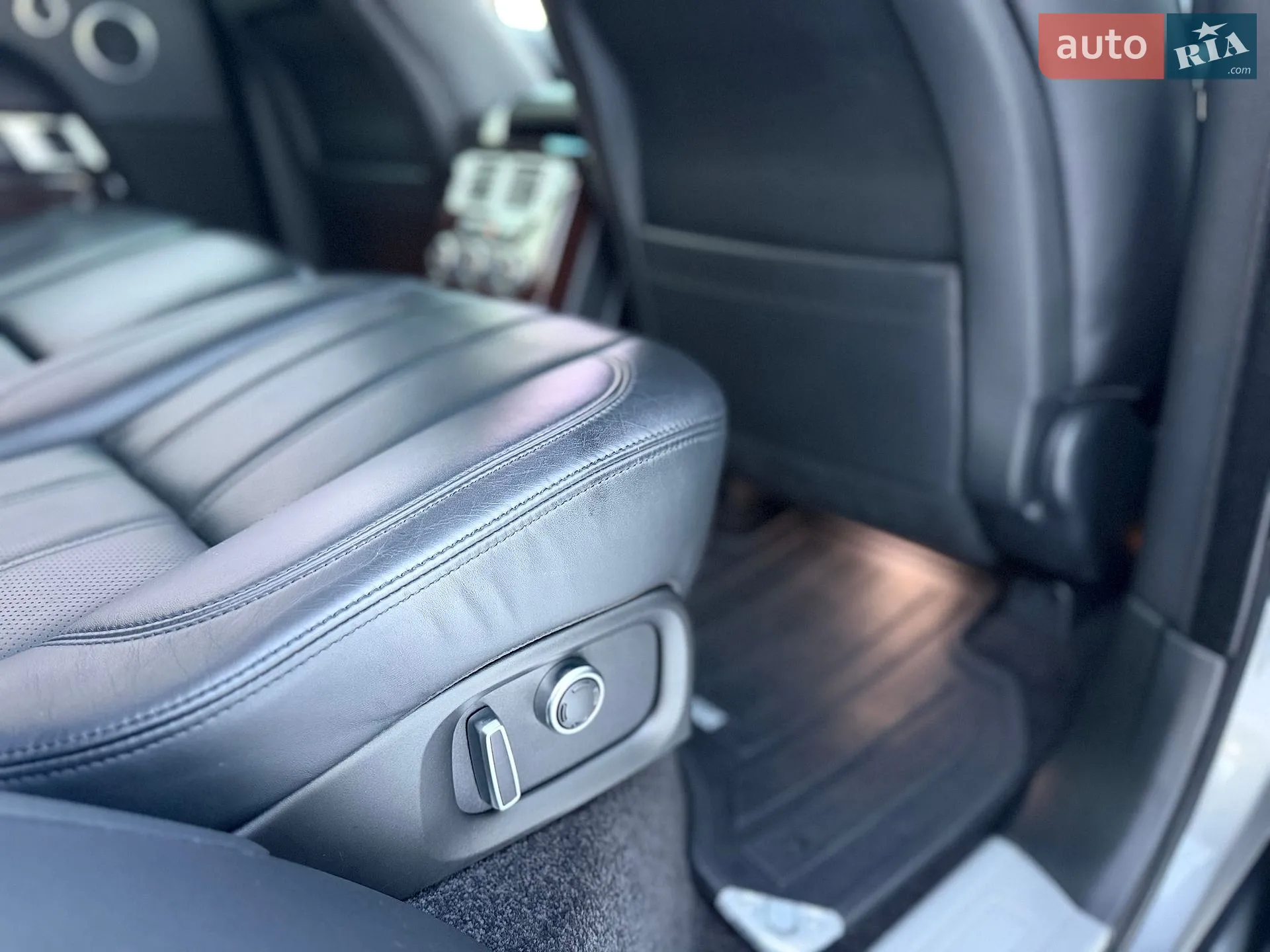 2016 Land Rover Range Rover - мініатюра 26