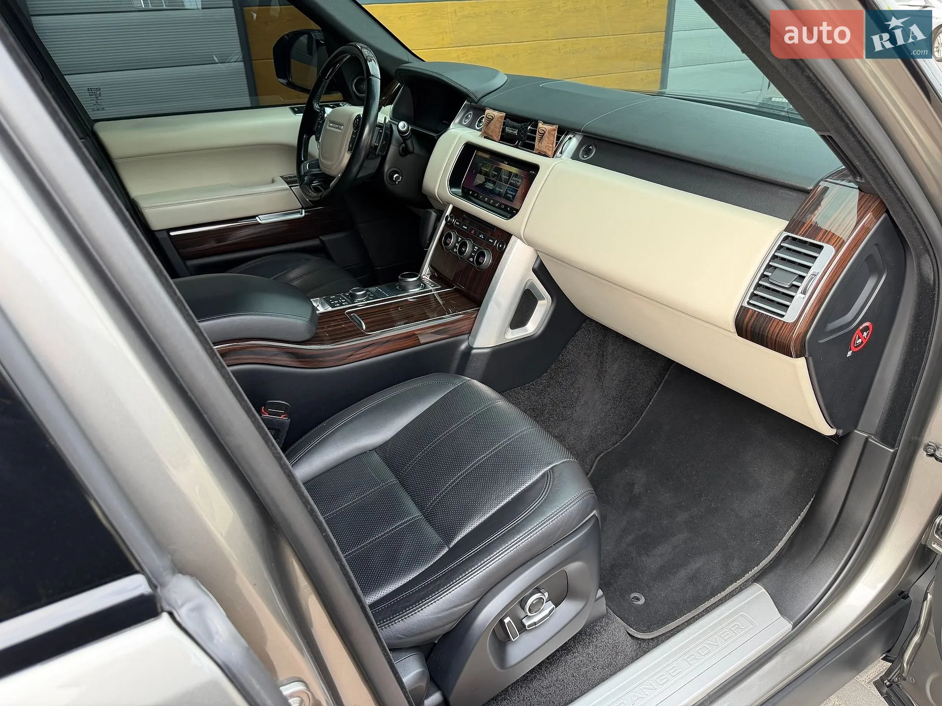 2017 Land Rover Range Rover - мініатюра 44