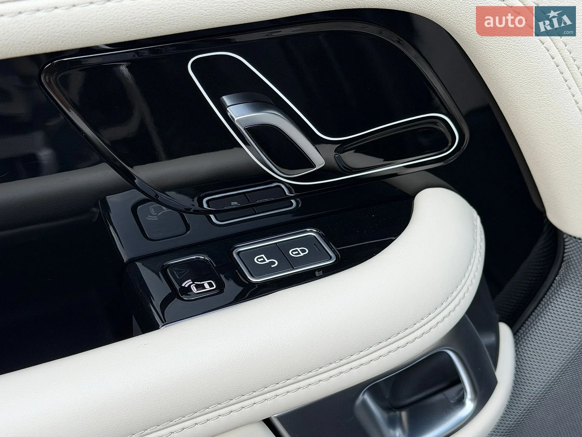 2020 Land Rover Range Rover - мініатюра 15