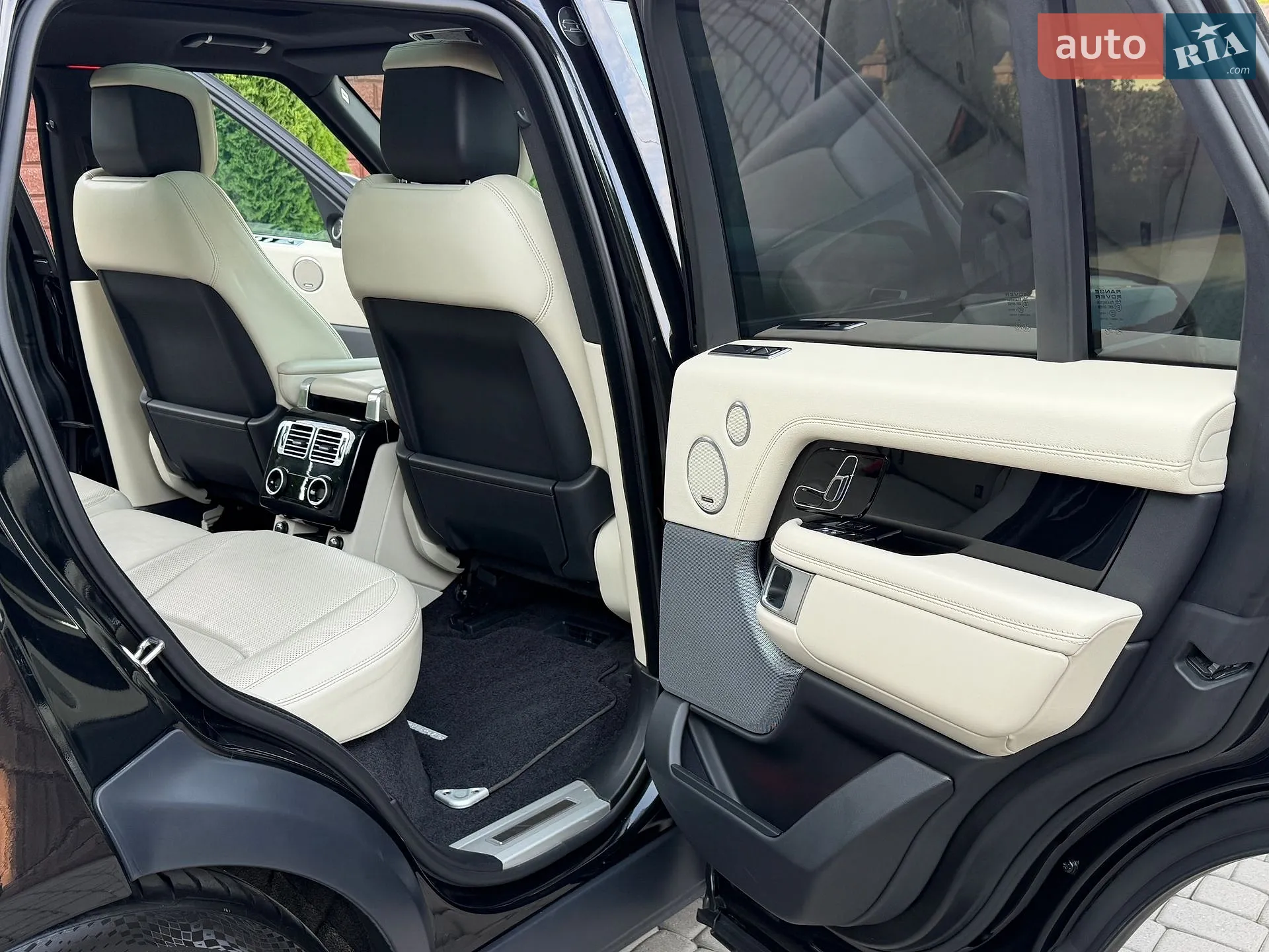 2020 Land Rover Range Rover - мініатюра 26