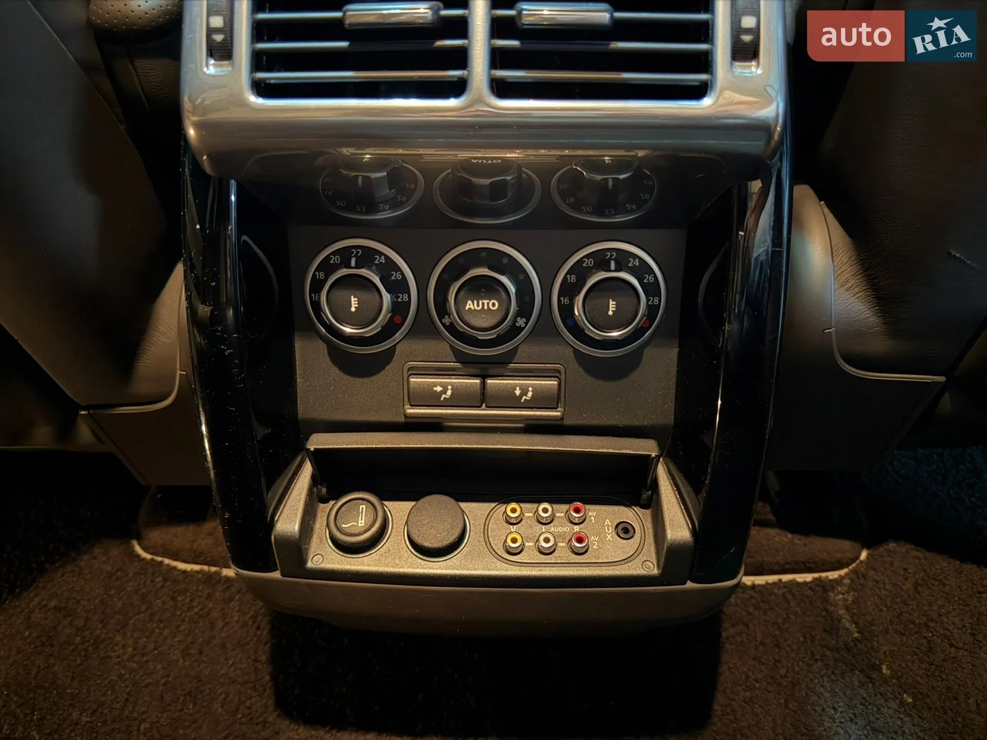 2011 Land Rover Range Rover - мініатюра 26
