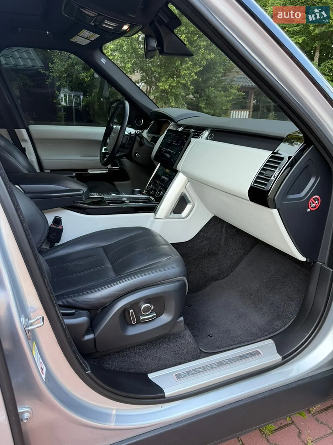 2016 Land Rover Range Rover - мініатюра 29