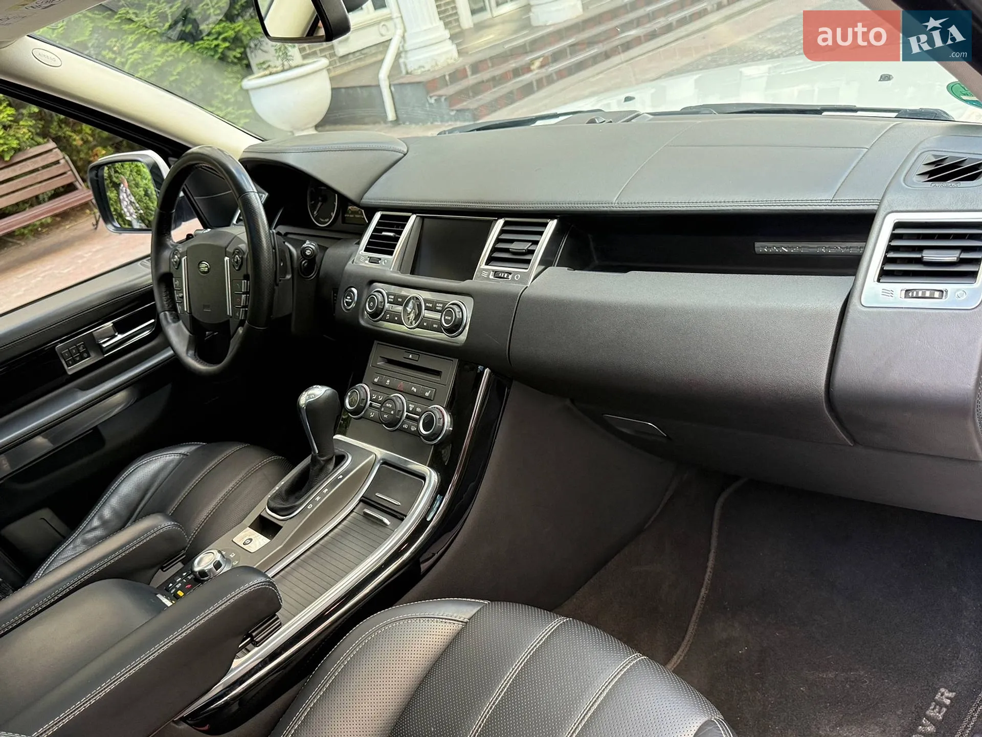 2010 Land Rover Range Rover - мініатюра 19