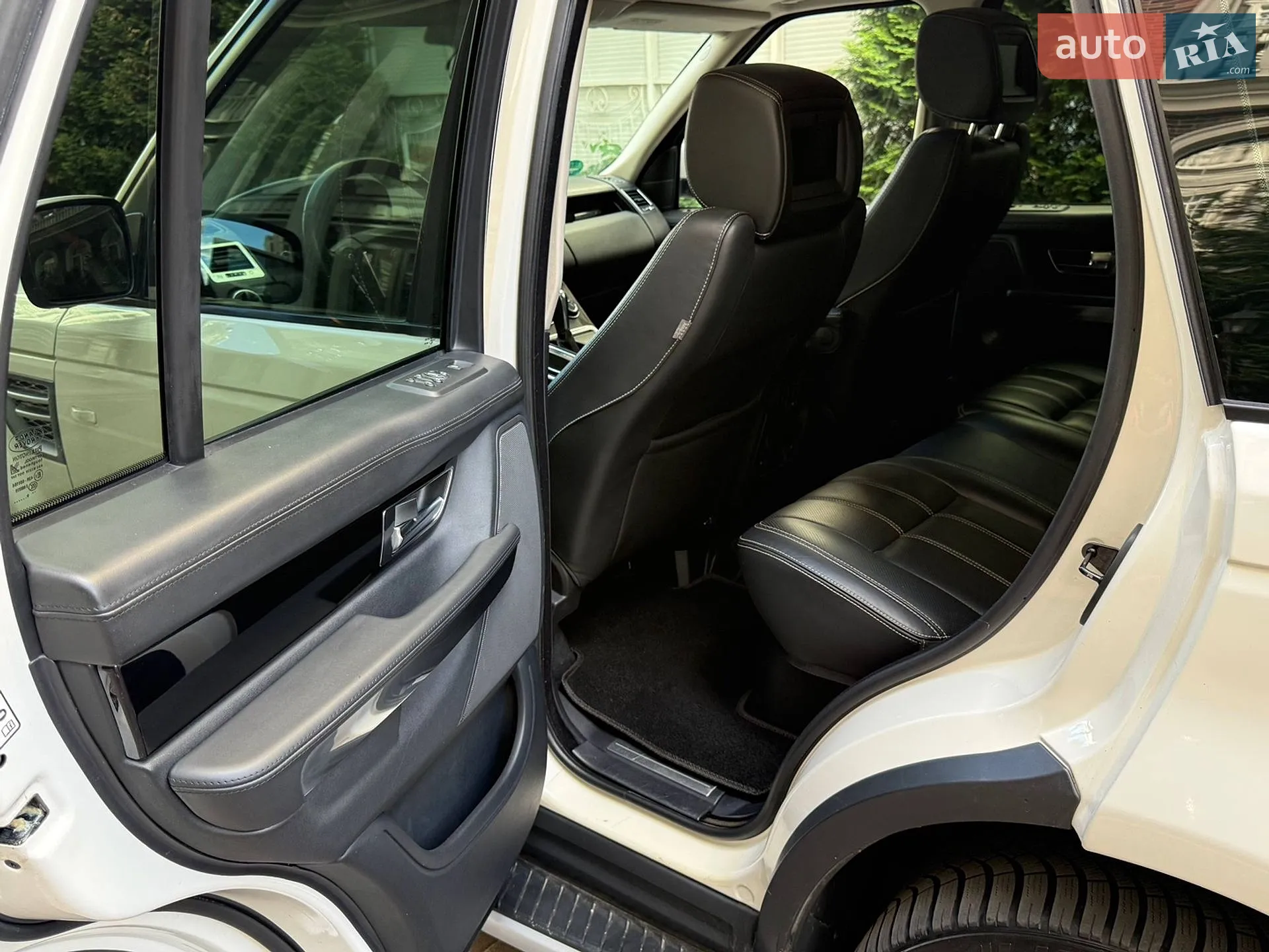 2010 Land Rover Range Rover - мініатюра 25
