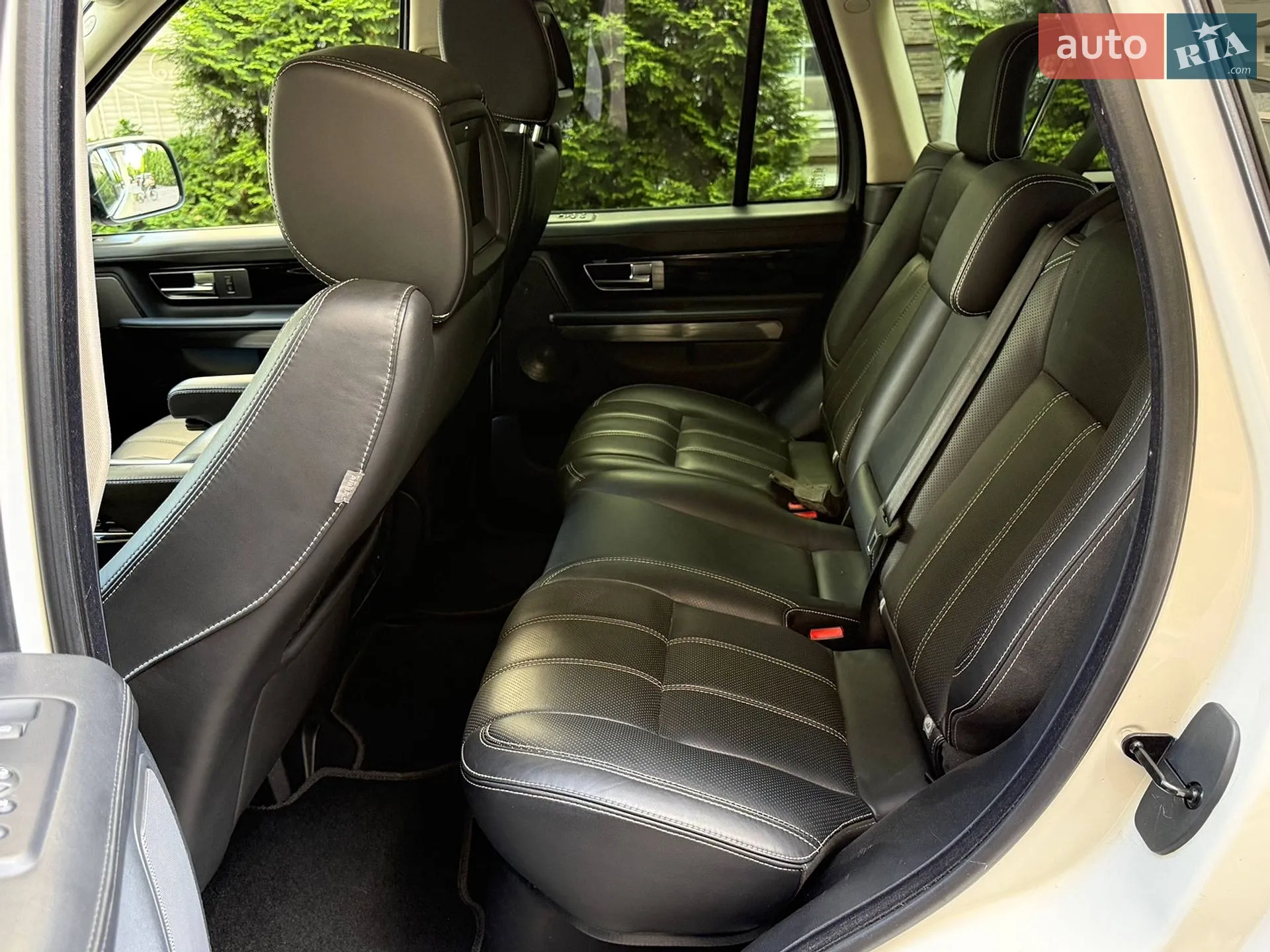 2010 Land Rover Range Rover - мініатюра 29
