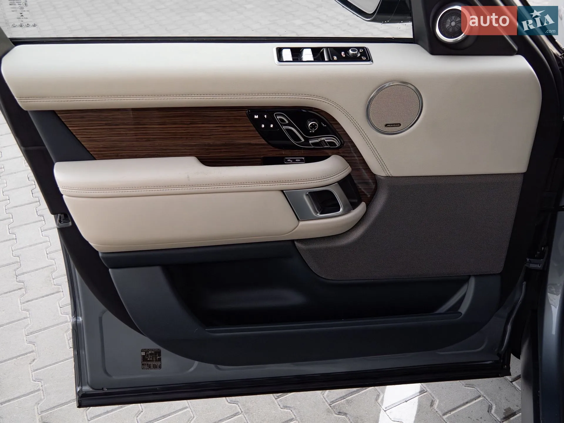 2018 Land Rover Range Rover - мініатюра 27
