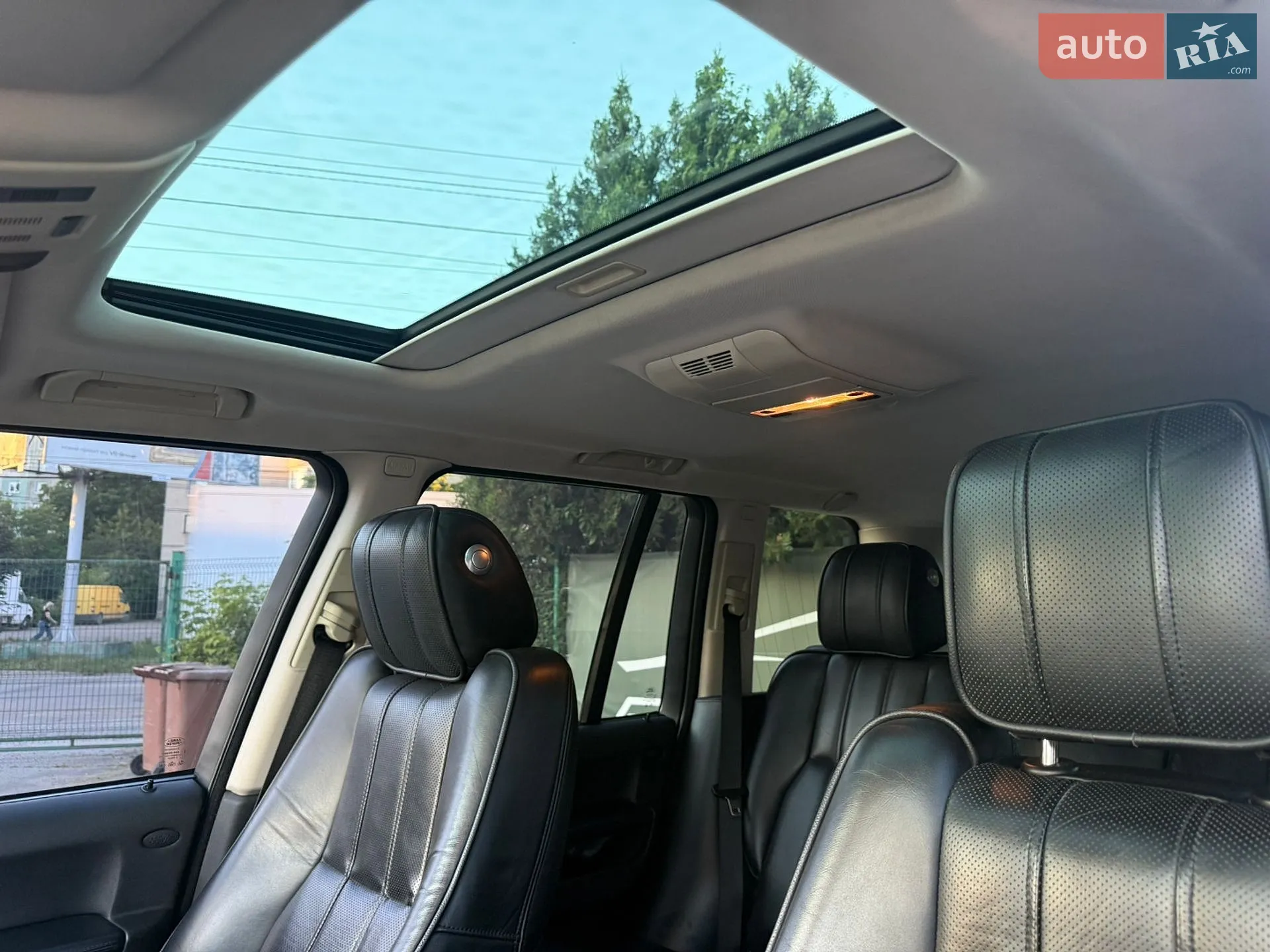 2010 Land Rover Range Rover - мініатюра 22