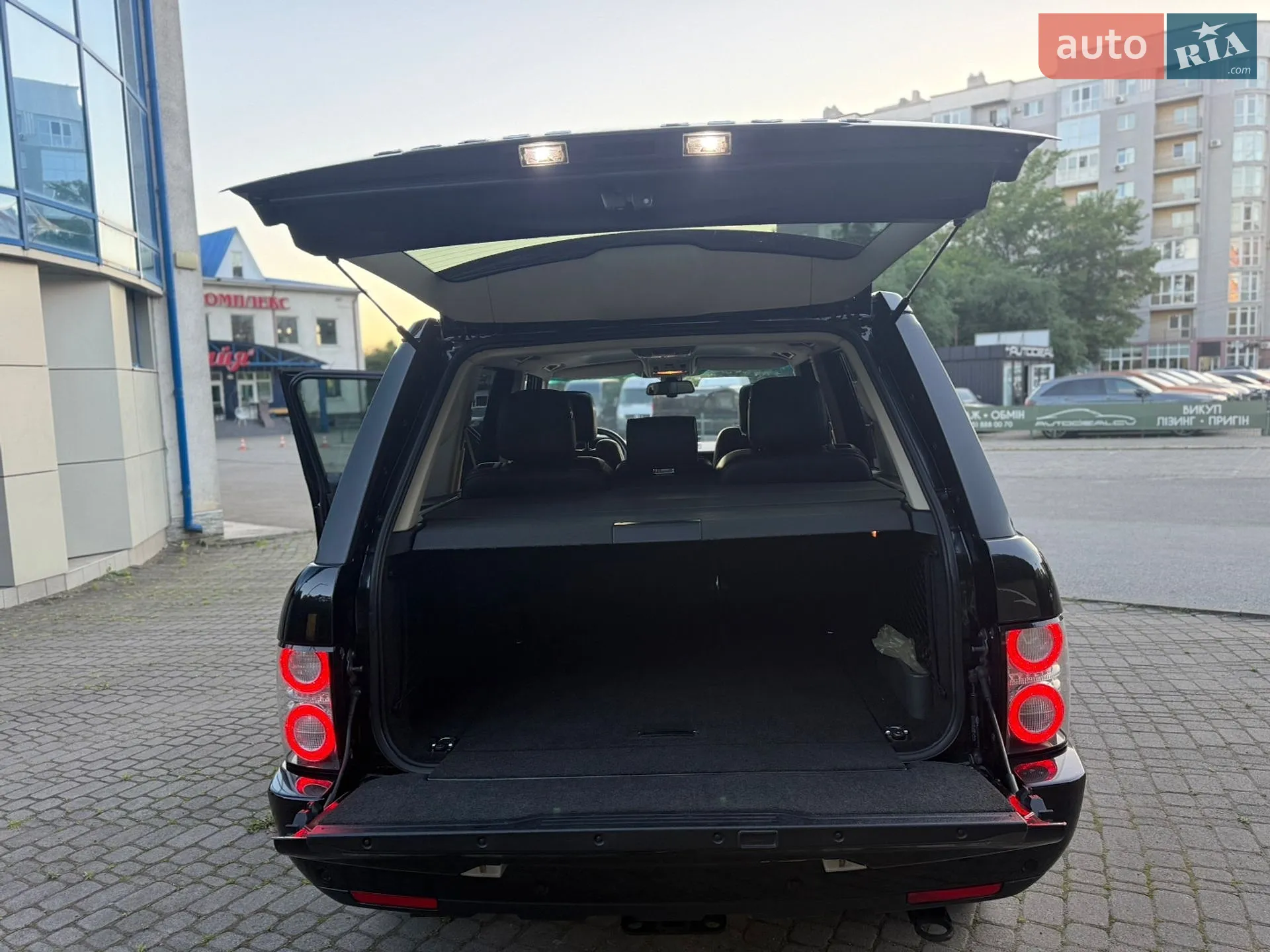 2010 Land Rover Range Rover - мініатюра 29