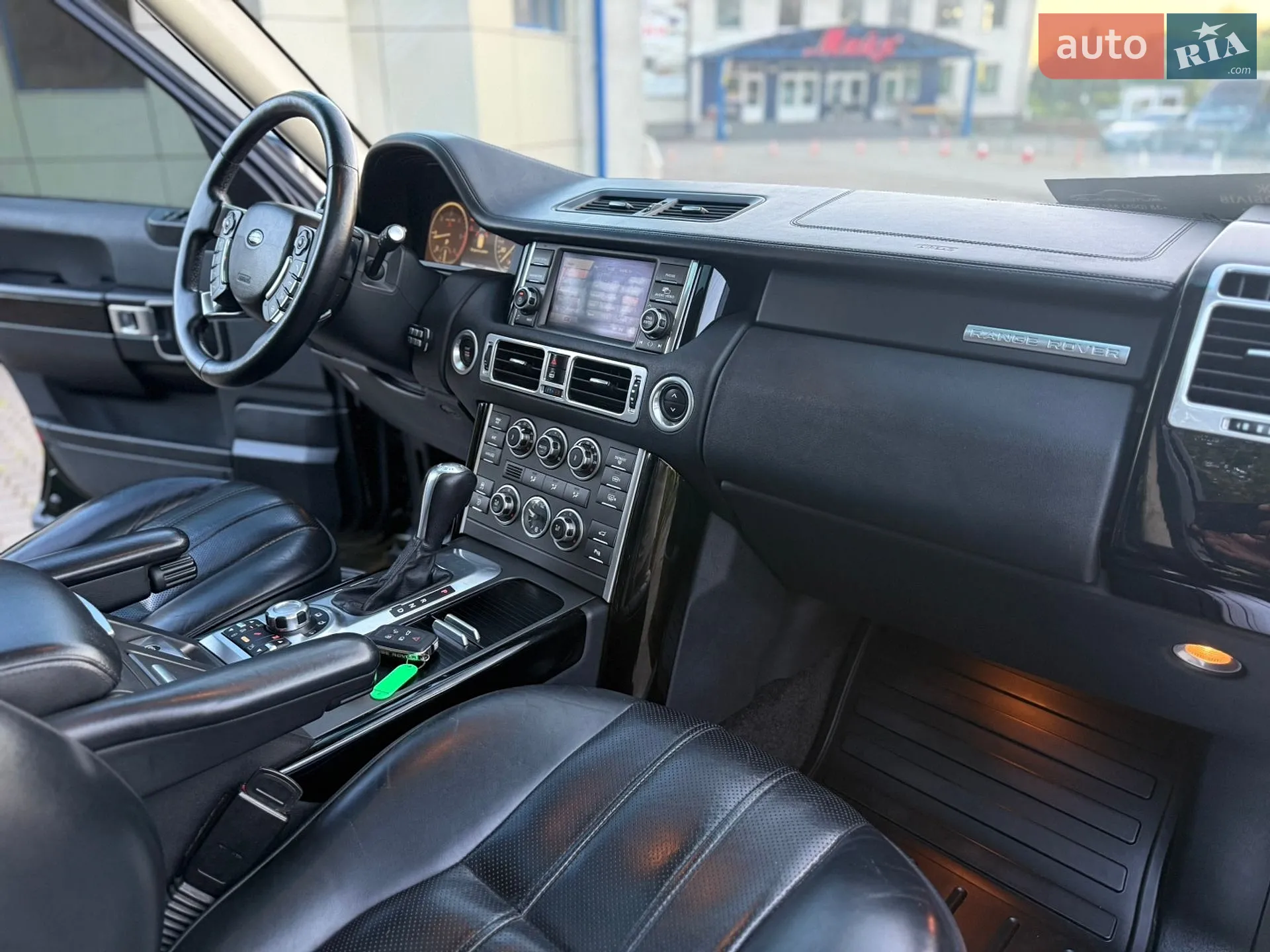 2010 Land Rover Range Rover - мініатюра 37