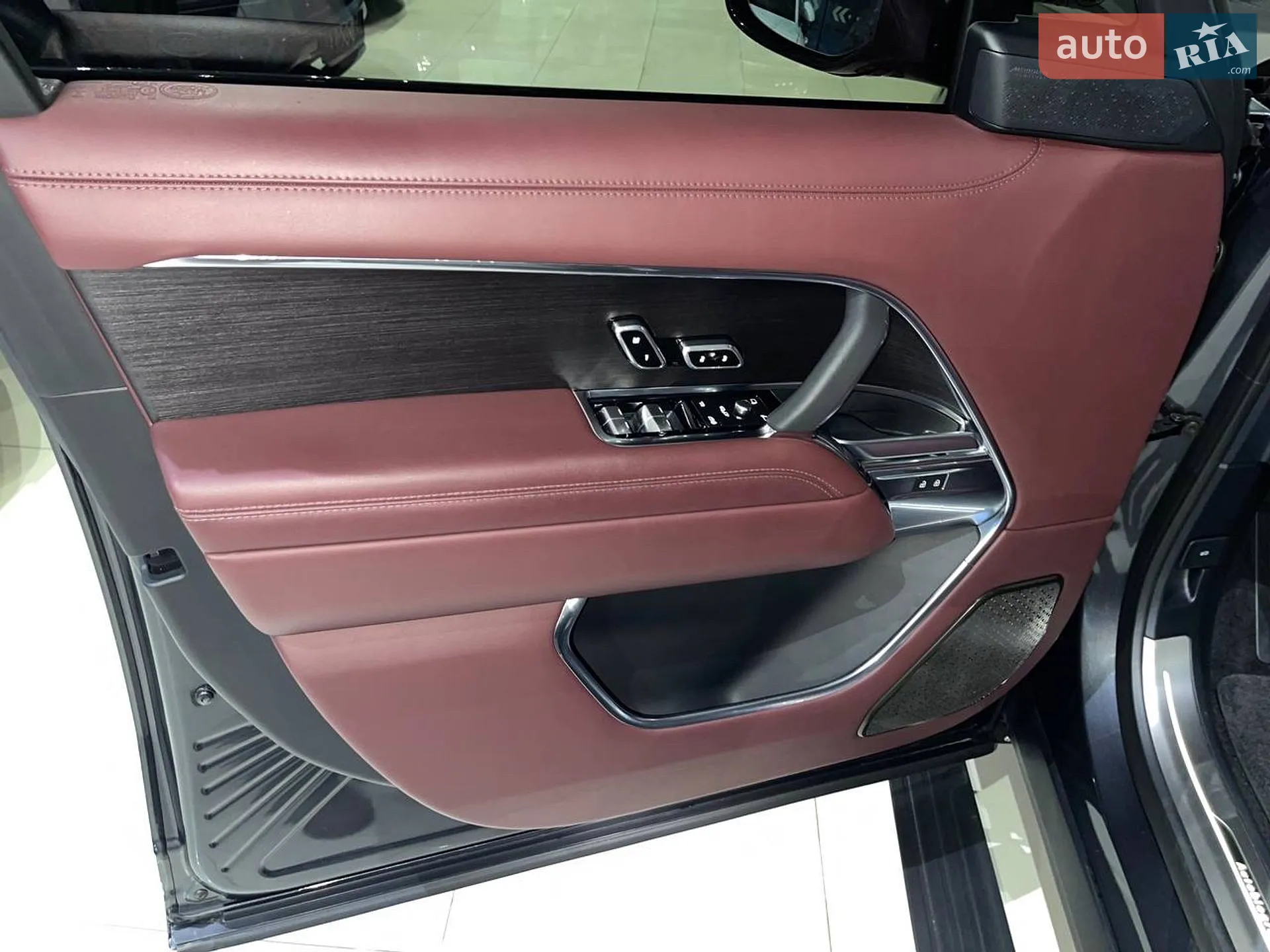 2023 Land Rover Range Rover - мініатюра 49