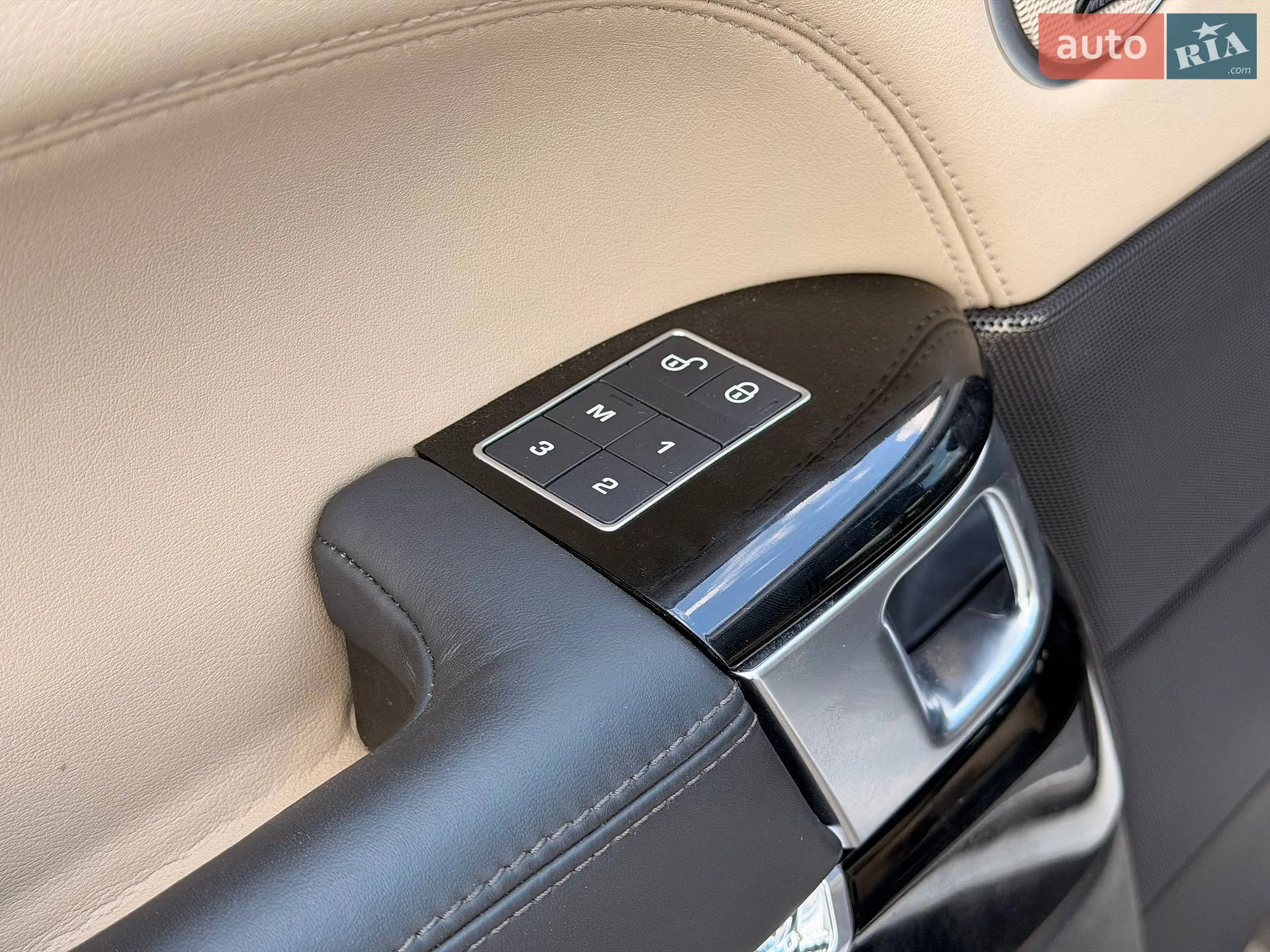 2016 Land Rover Range Rover - мініатюра 31