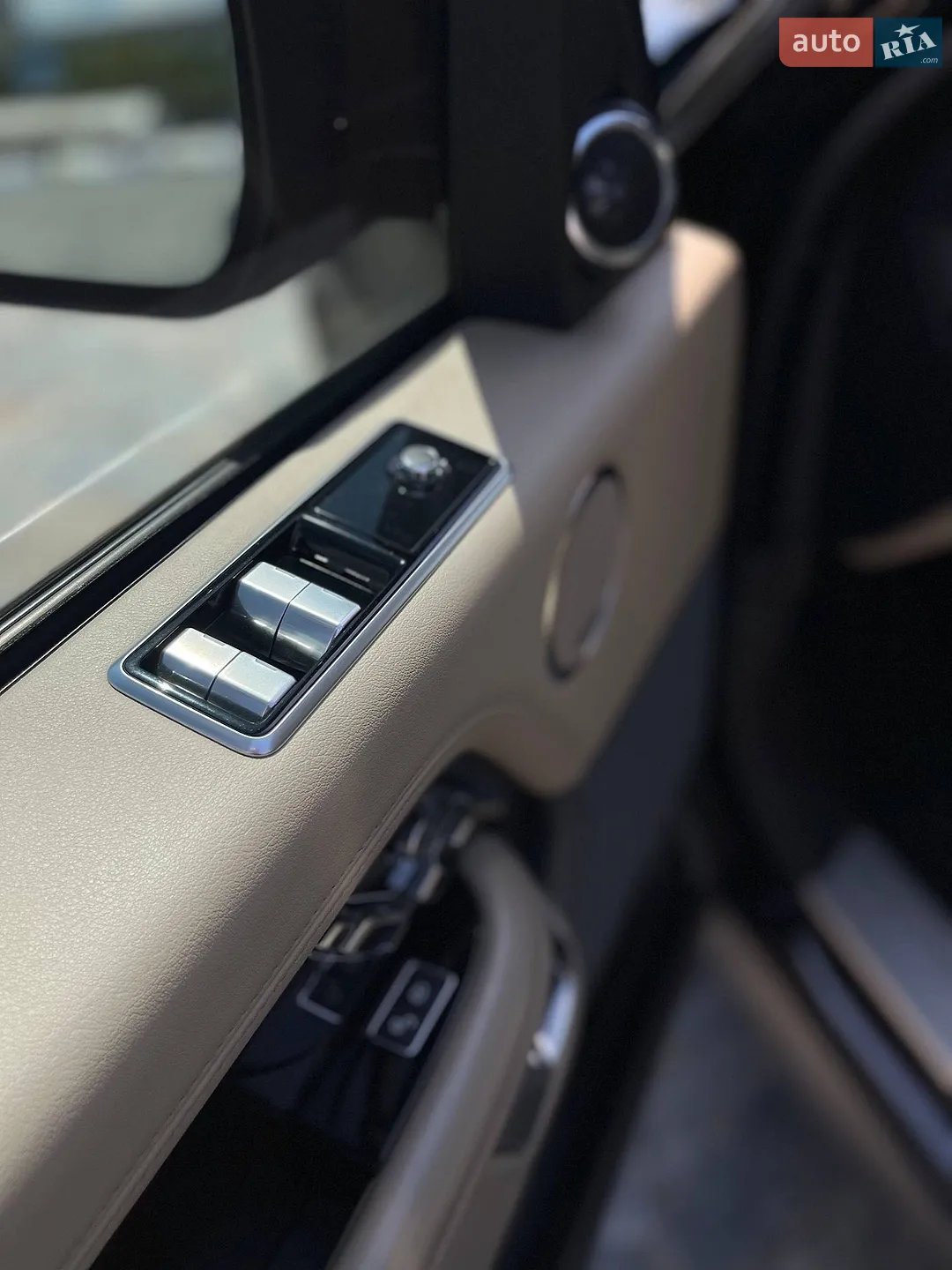 2020 Land Rover Range Rover - мініатюра 14