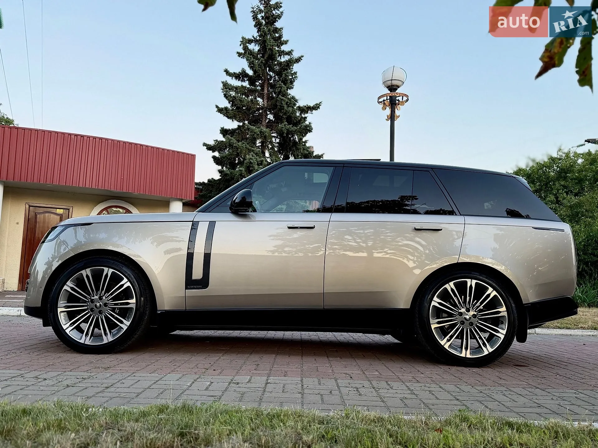 2025 Land Rover Range Rover - мініатюра 8