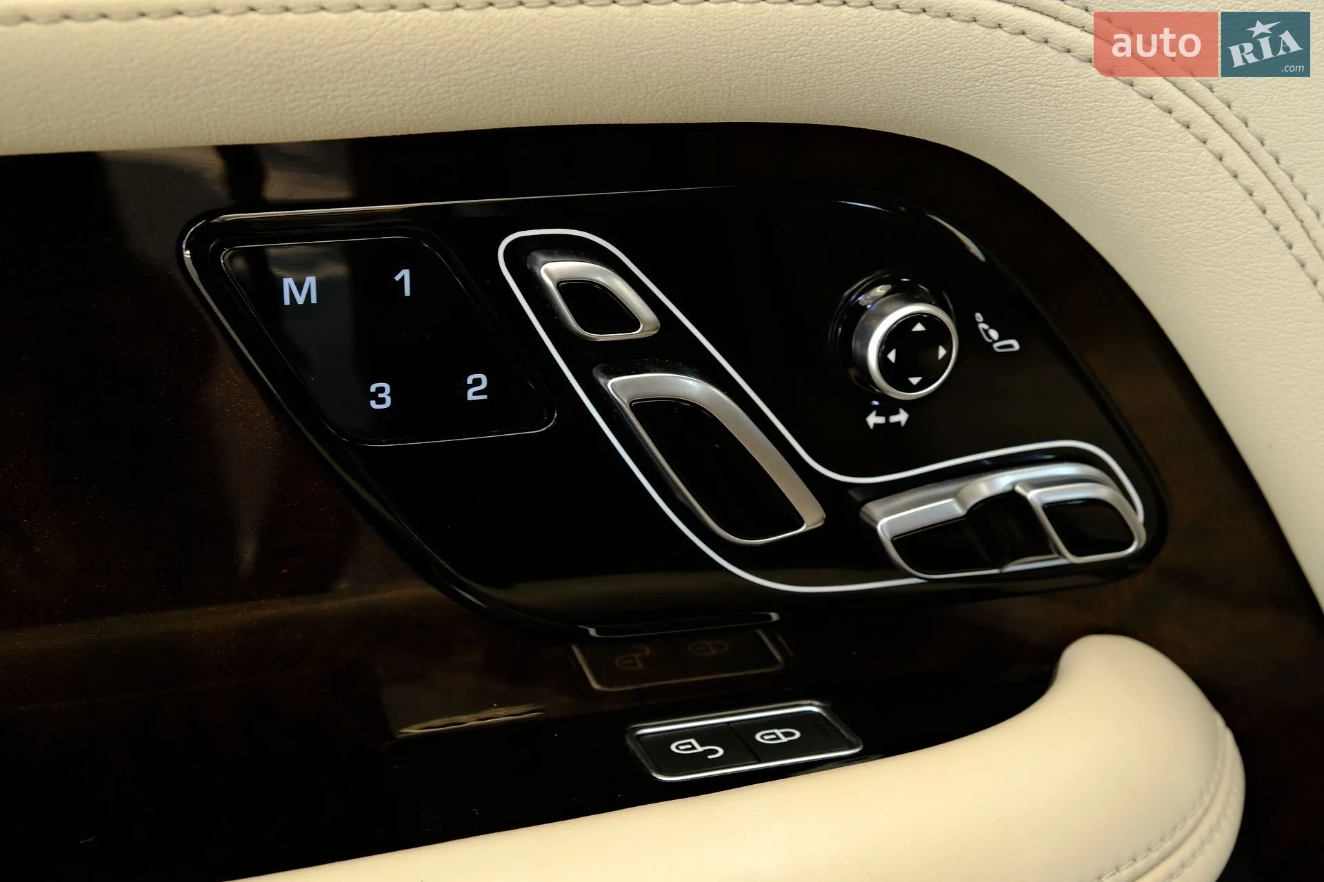 2019 Land Rover Range Rover - мініатюра 24