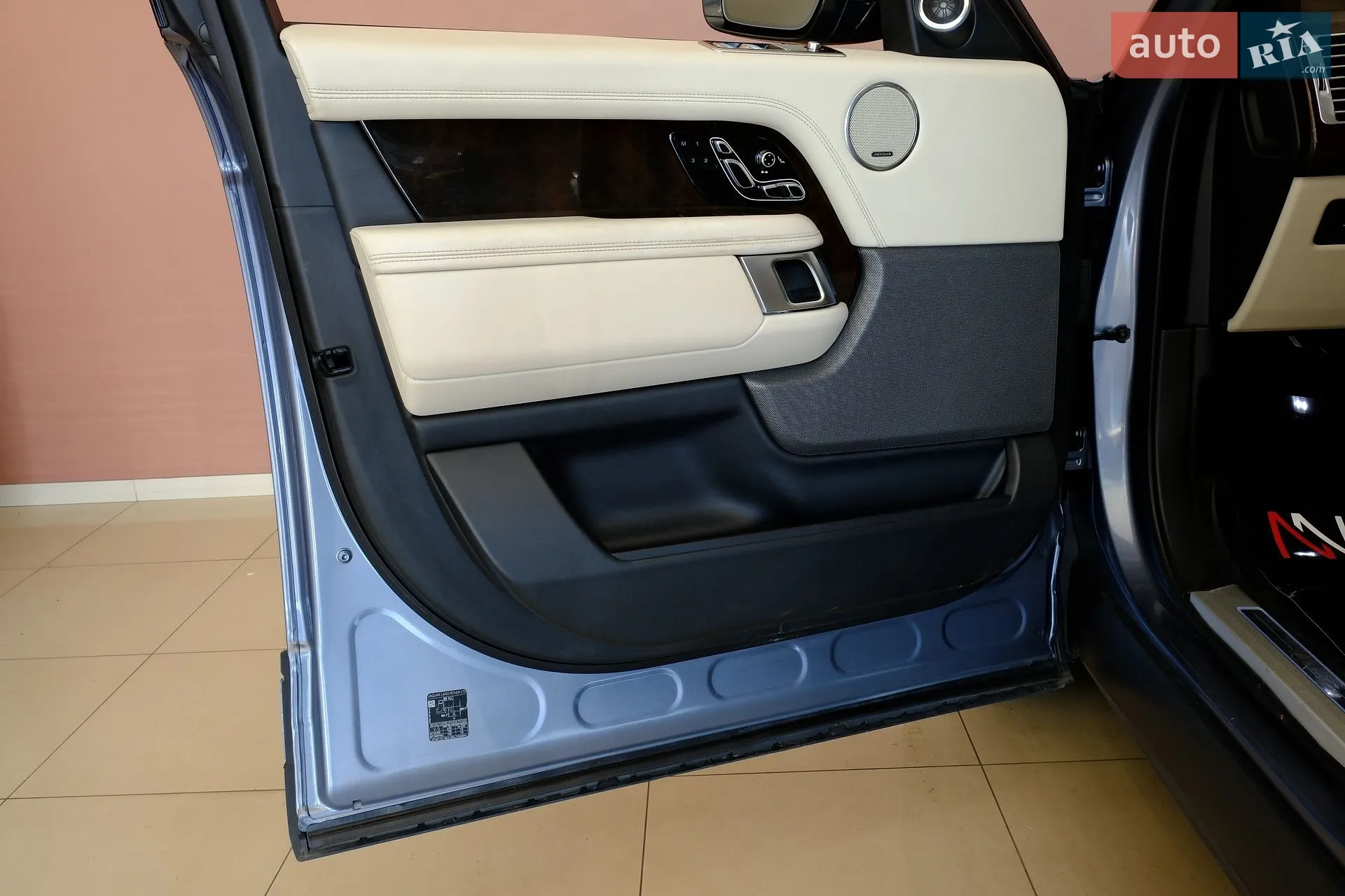2019 Land Rover Range Rover - мініатюра 29