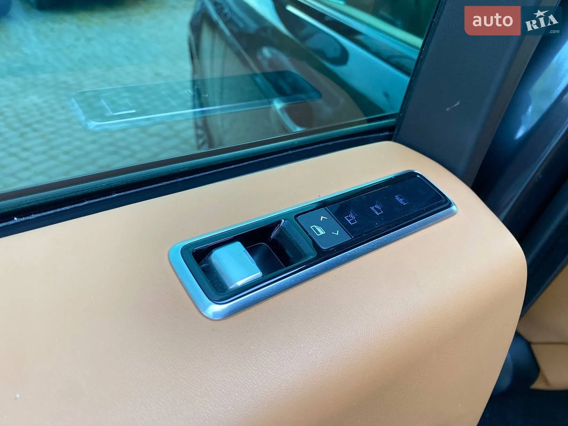 2020 Land Rover Range Rover - мініатюра 25