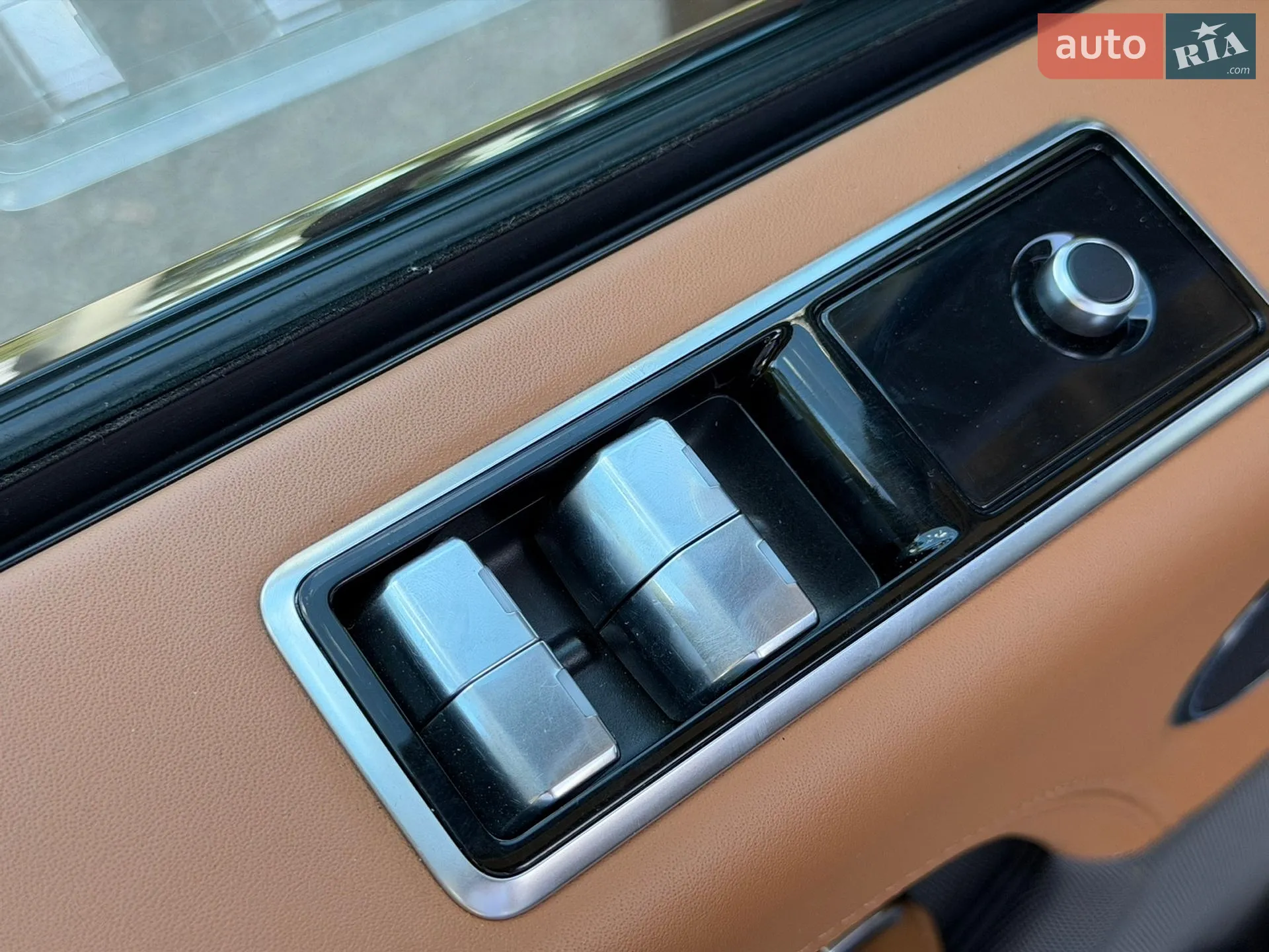 2019 Land Rover Range Rover - мініатюра 24