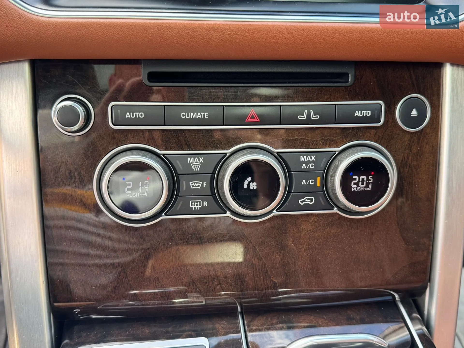 2016 Land Rover Range Rover - мініатюра 28