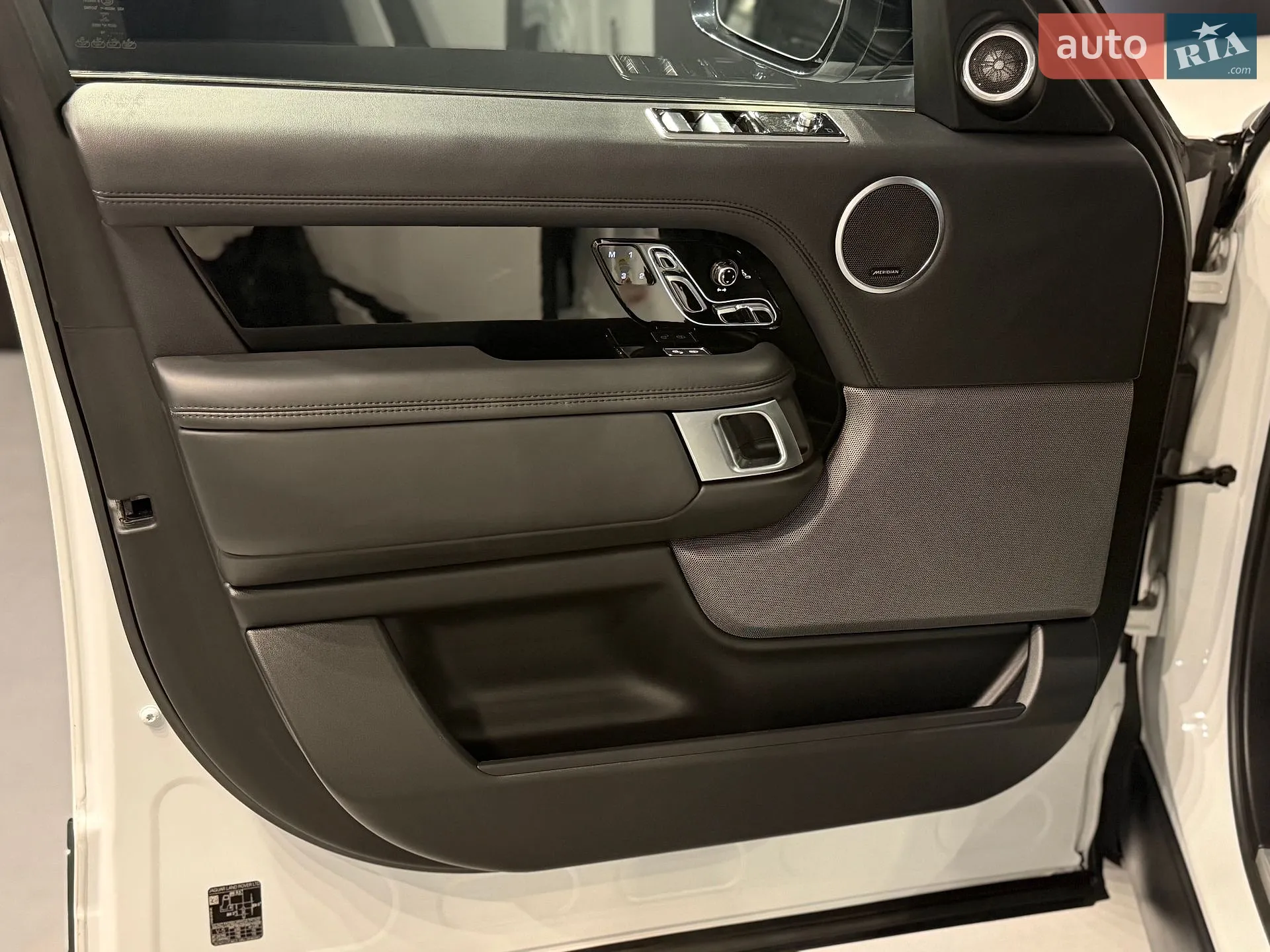 2018 Land Rover Range Rover - мініатюра 17