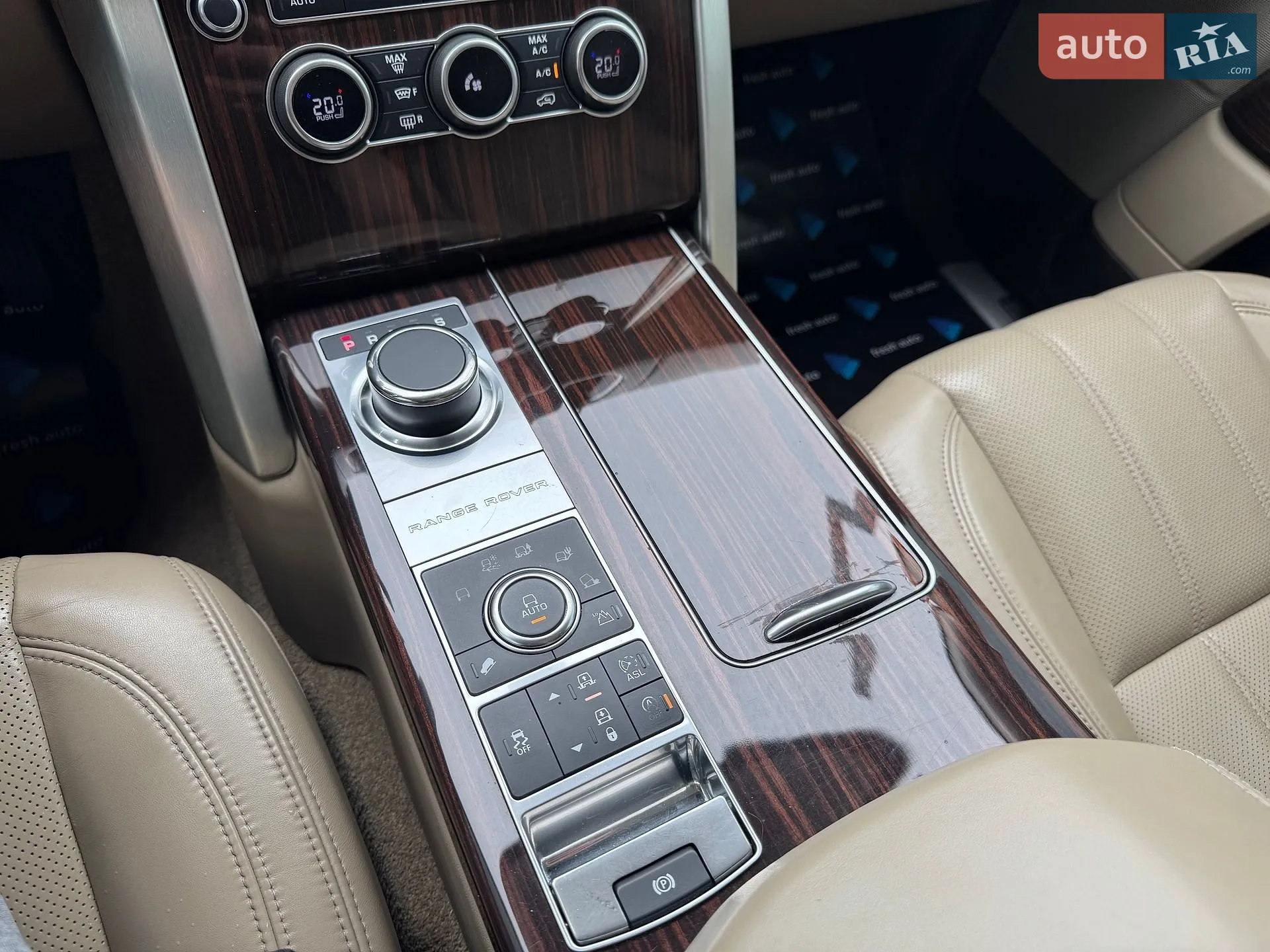2015 Land Rover Range Rover - мініатюра 30