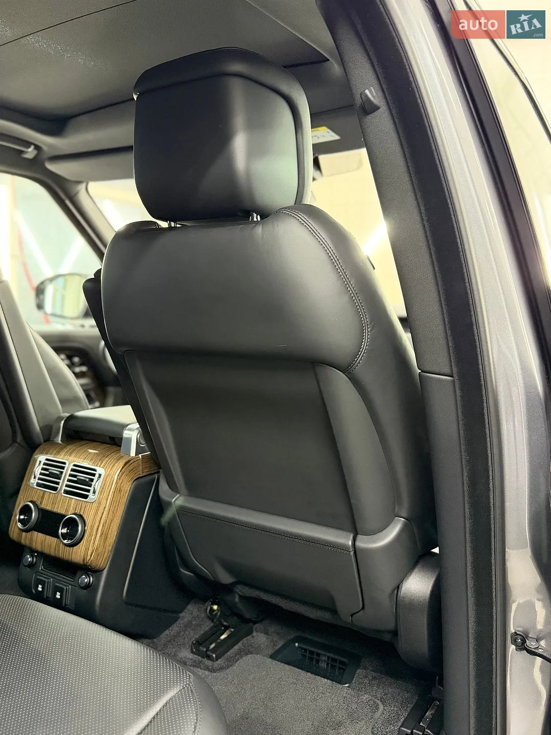 2019 Land Rover Range Rover - мініатюра 30