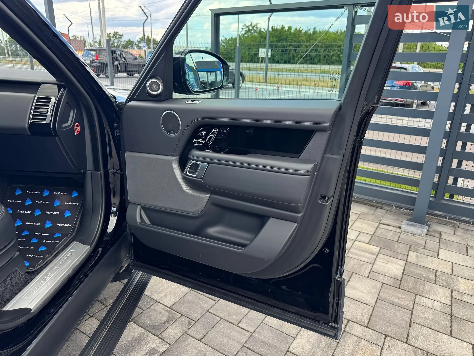 2018 Land Rover Range Rover - мініатюра 40
