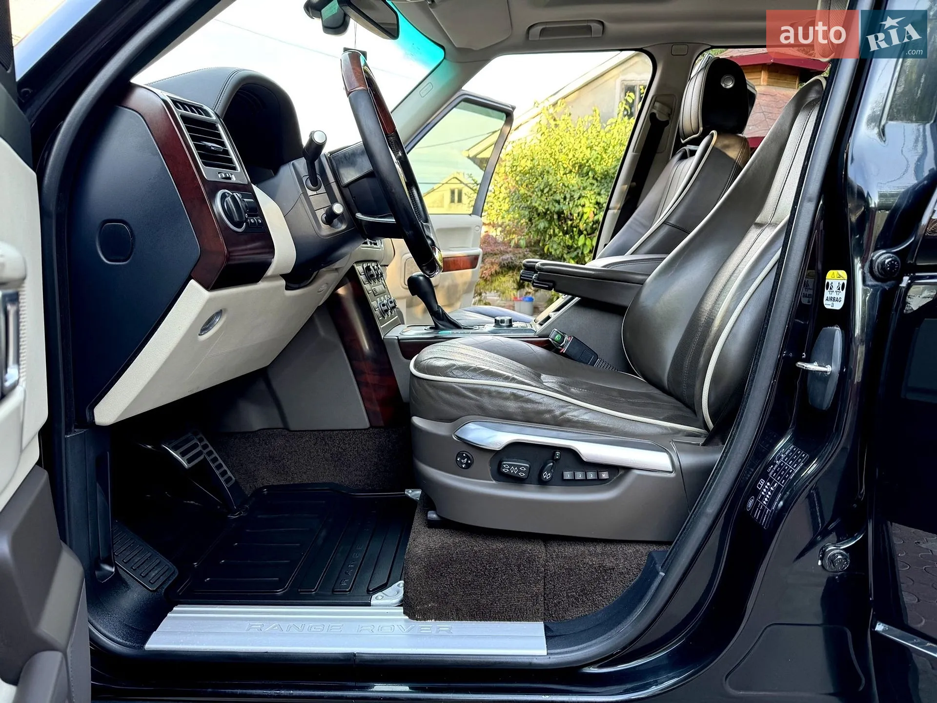 2010 Land Rover Range Rover - мініатюра 41