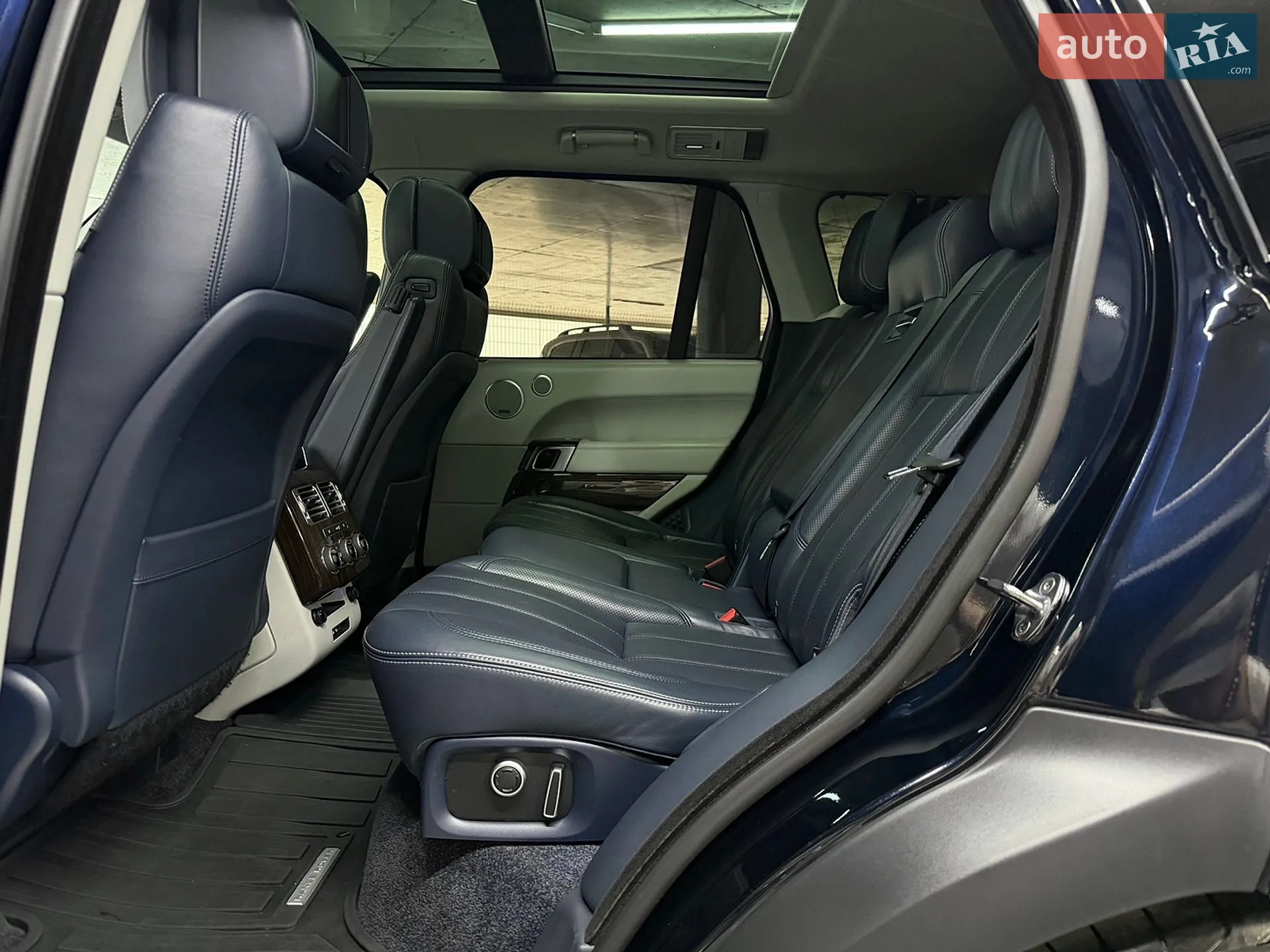 2016 Land Rover Range Rover - мініатюра 24