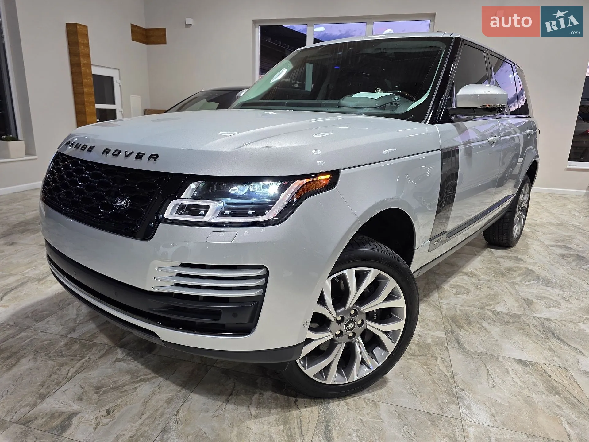 2019 Land Rover Range Rover - мініатюра 16