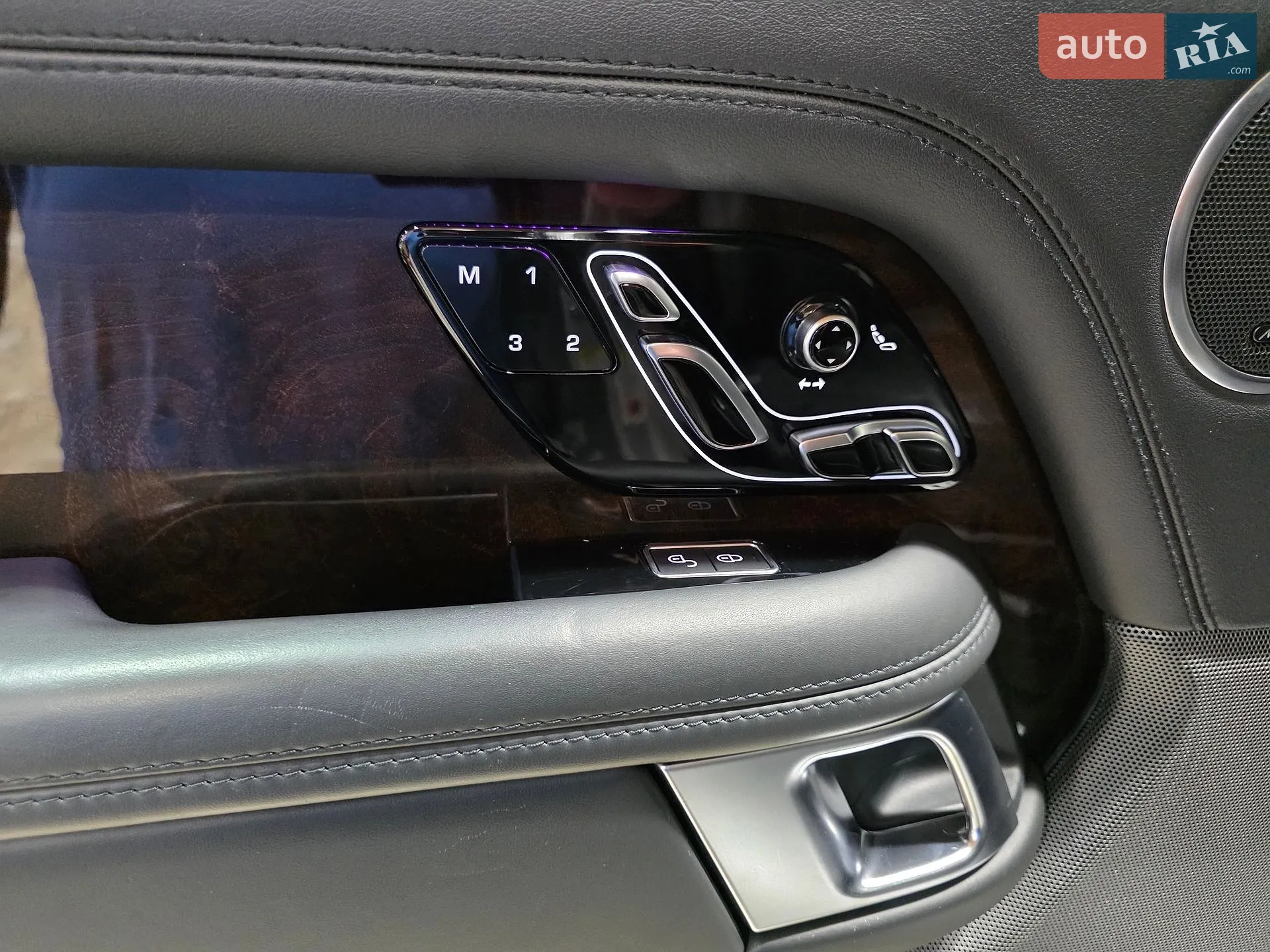 2019 Land Rover Range Rover - мініатюра 31