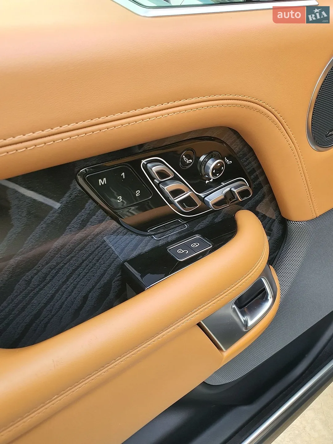 2020 Land Rover Range Rover - мініатюра 15