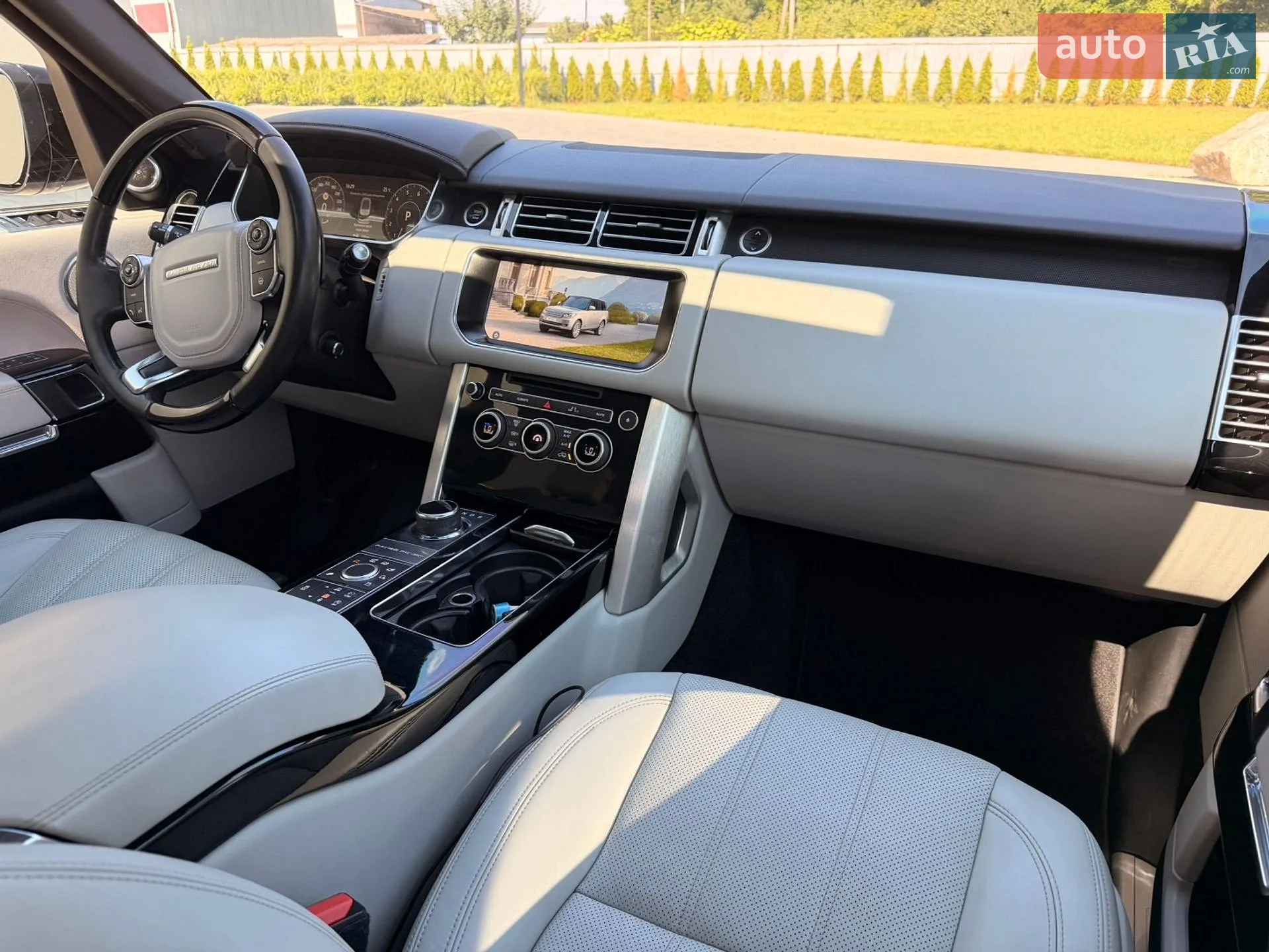 2017 Land Rover Range Rover - мініатюра 28