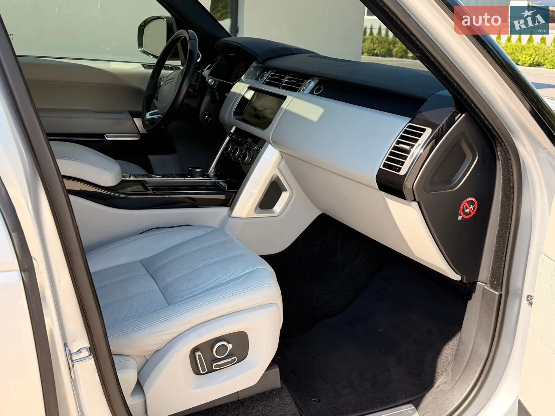 2017 Land Rover Range Rover - мініатюра 32