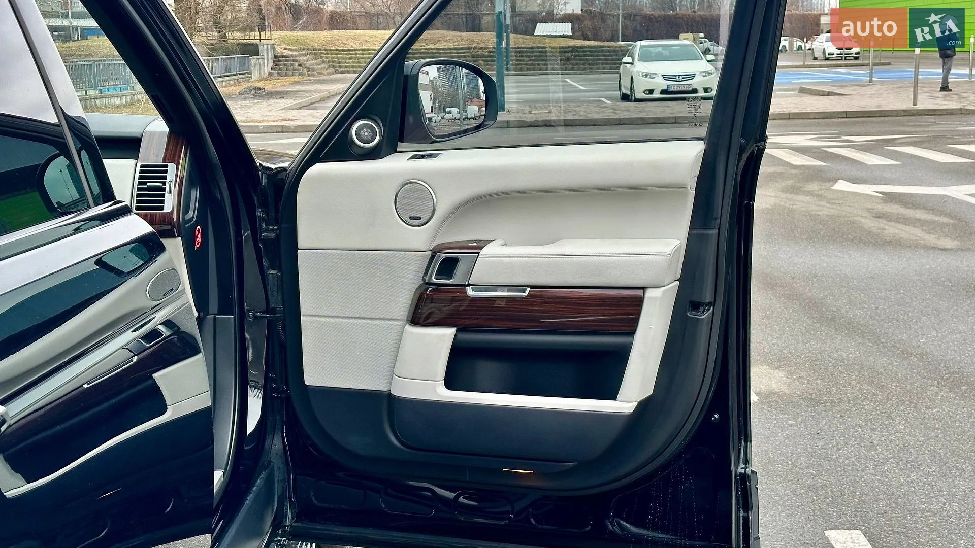 2017 Land Rover Range Rover - мініатюра 33
