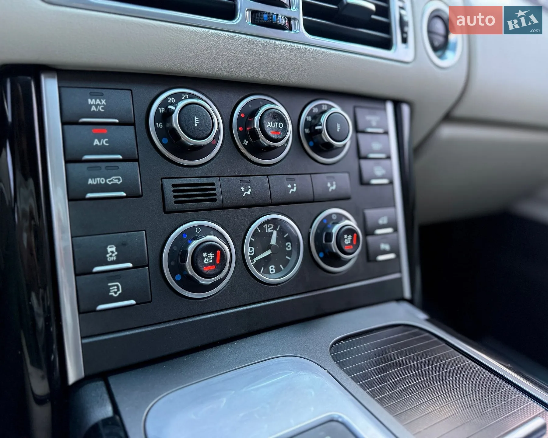 2011 Land Rover Range Rover - мініатюра 26