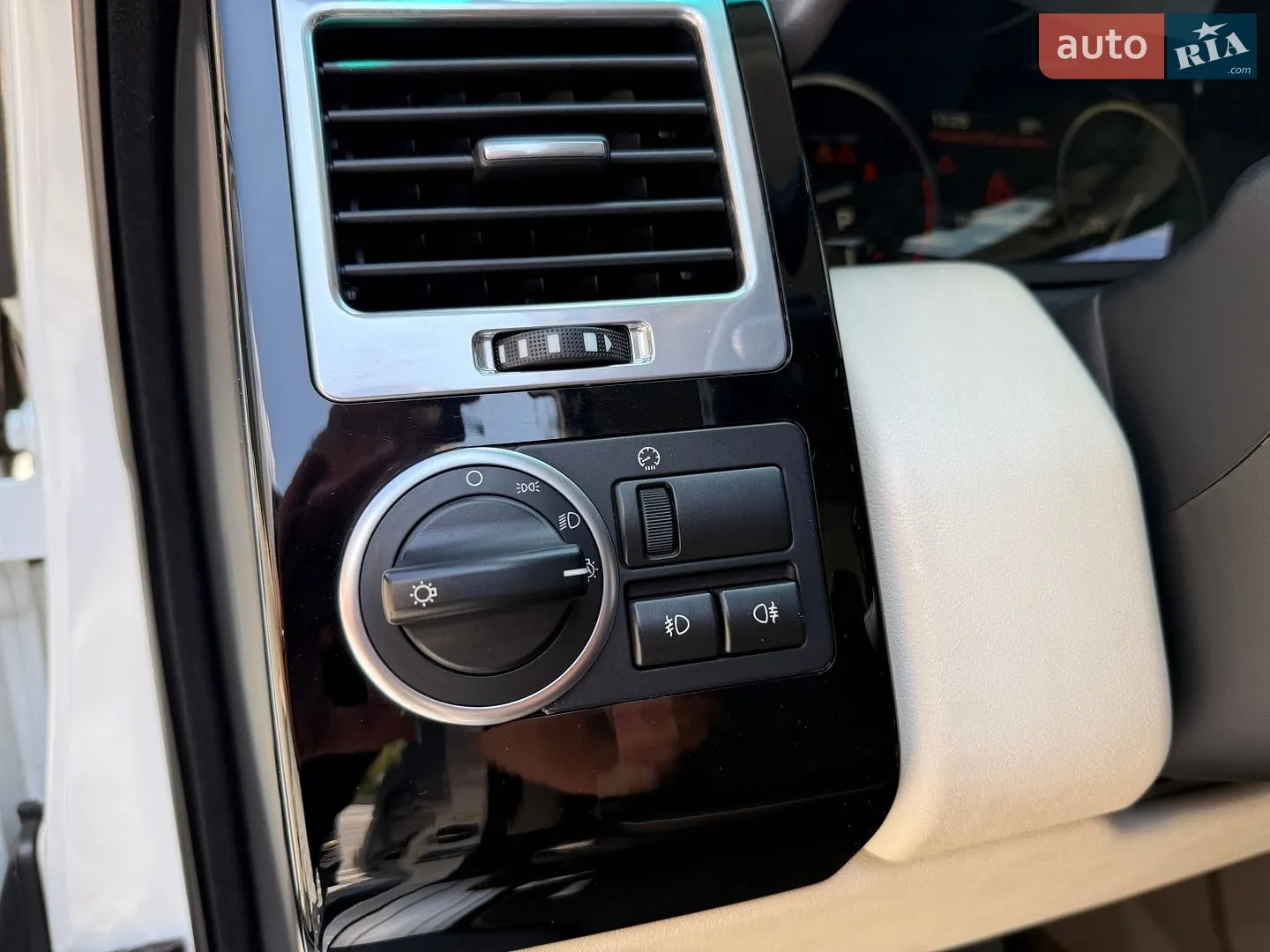 2012 Land Rover Range Rover - мініатюра 37