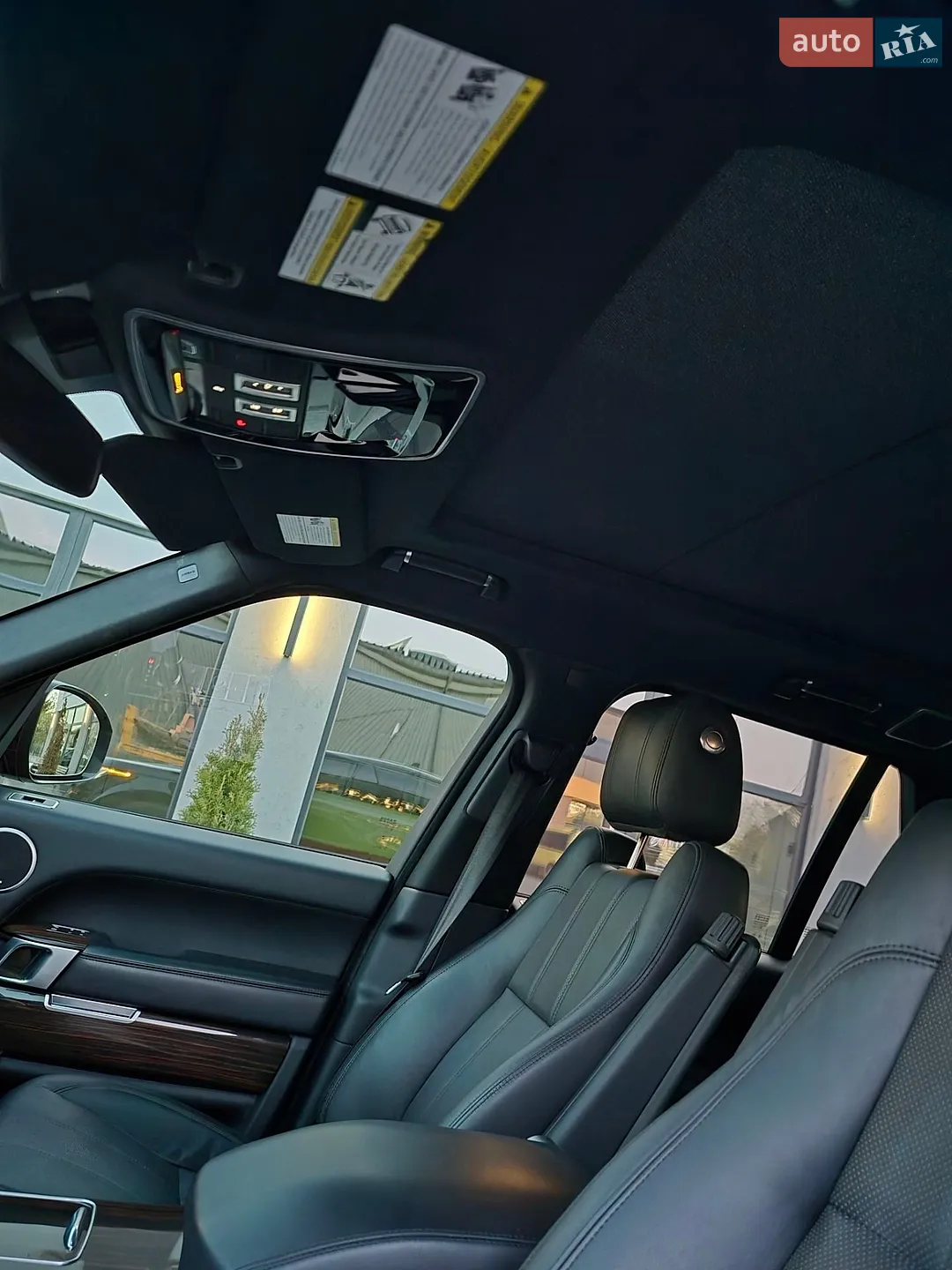 2016 Land Rover Range Rover - мініатюра 32