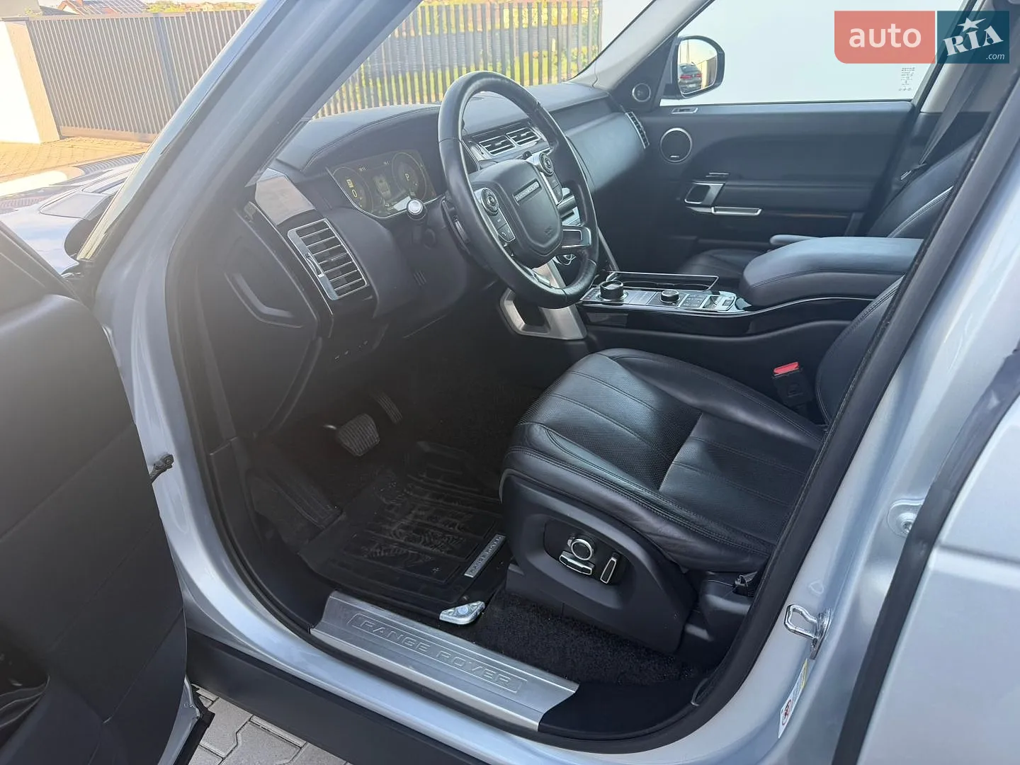 2017 Land Rover Range Rover - мініатюра 21