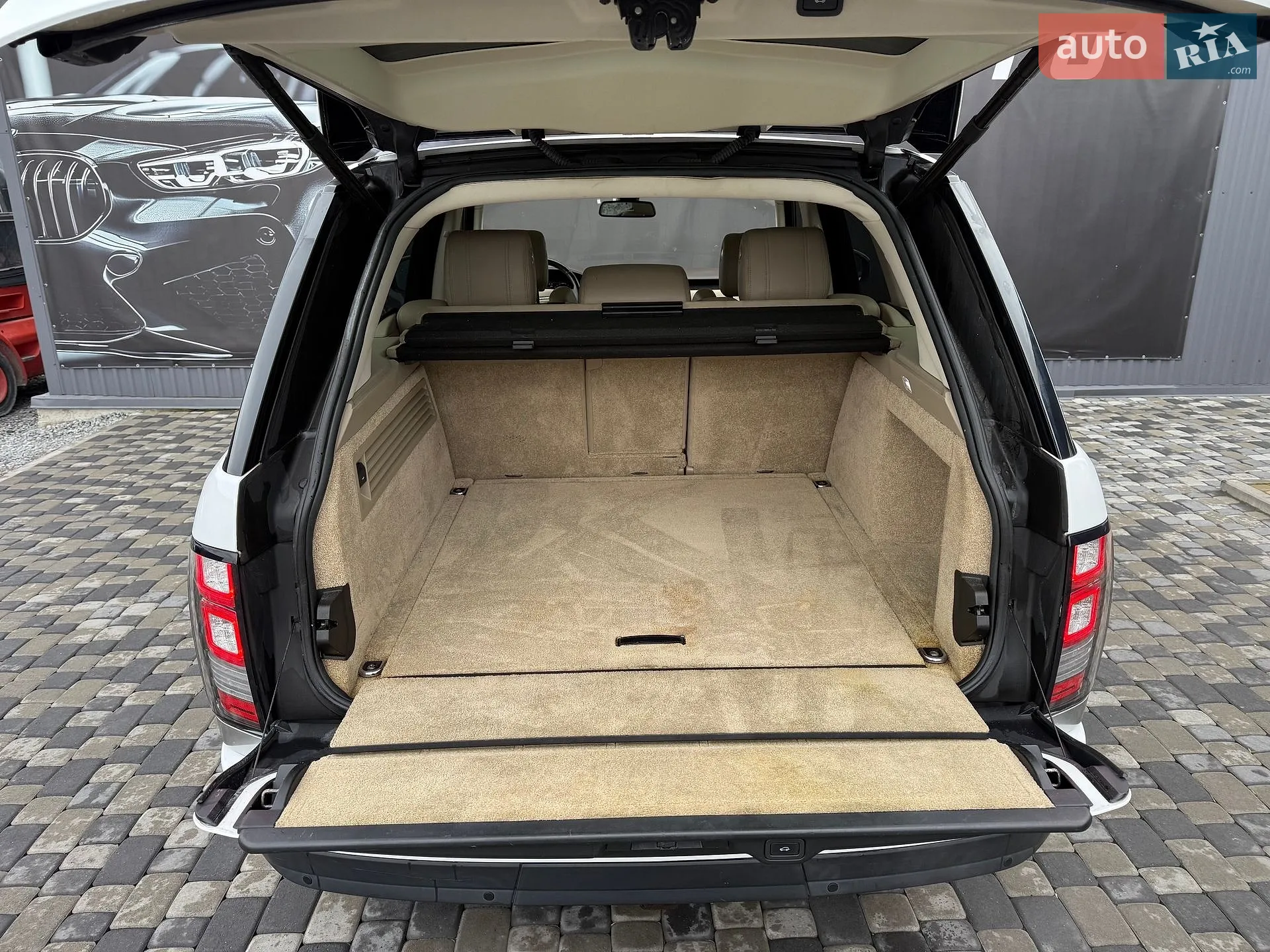 2016 Land Rover Range Rover - мініатюра 25